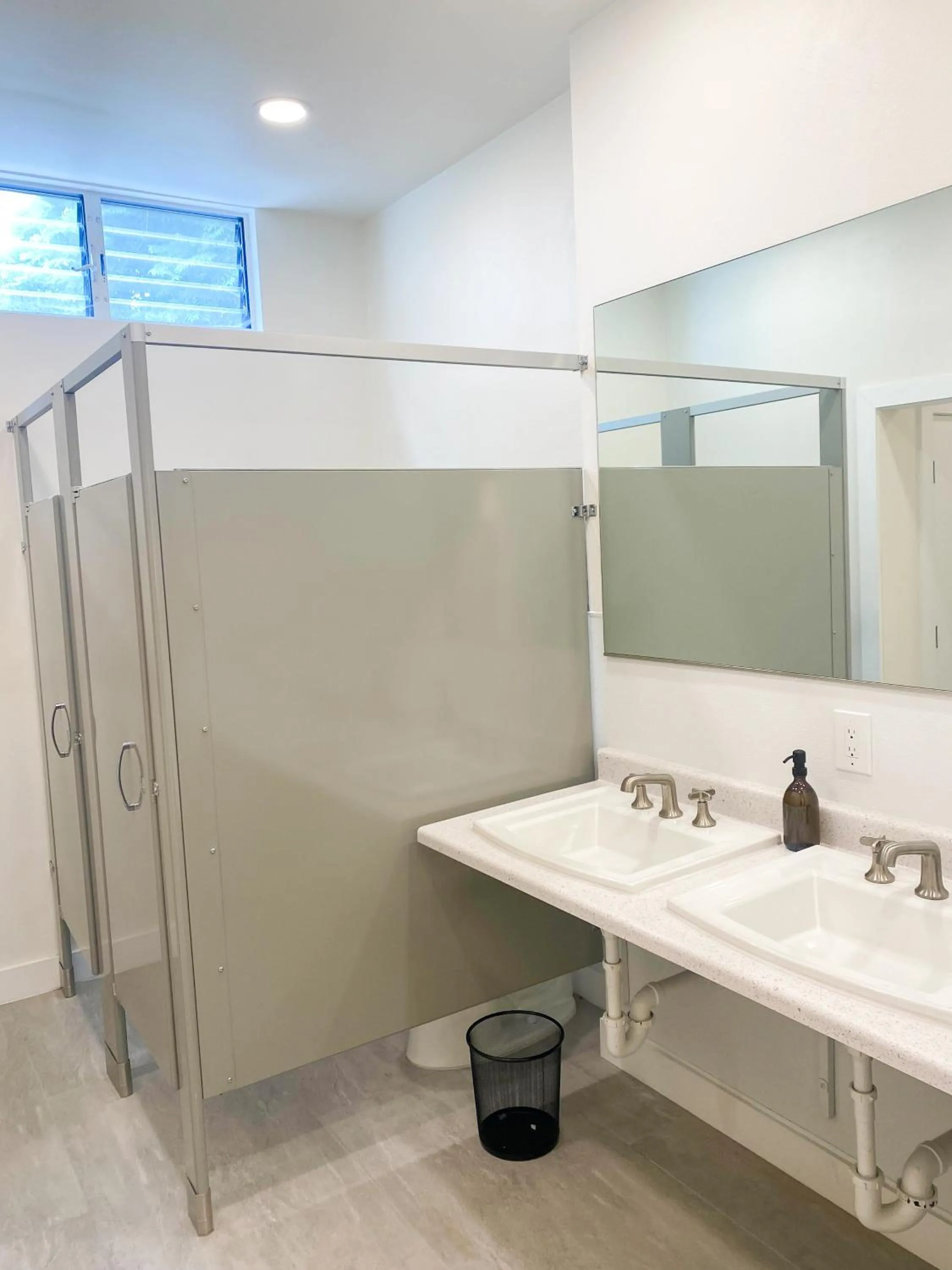 Toilet in ITH Santa Barbara Surf Hostel