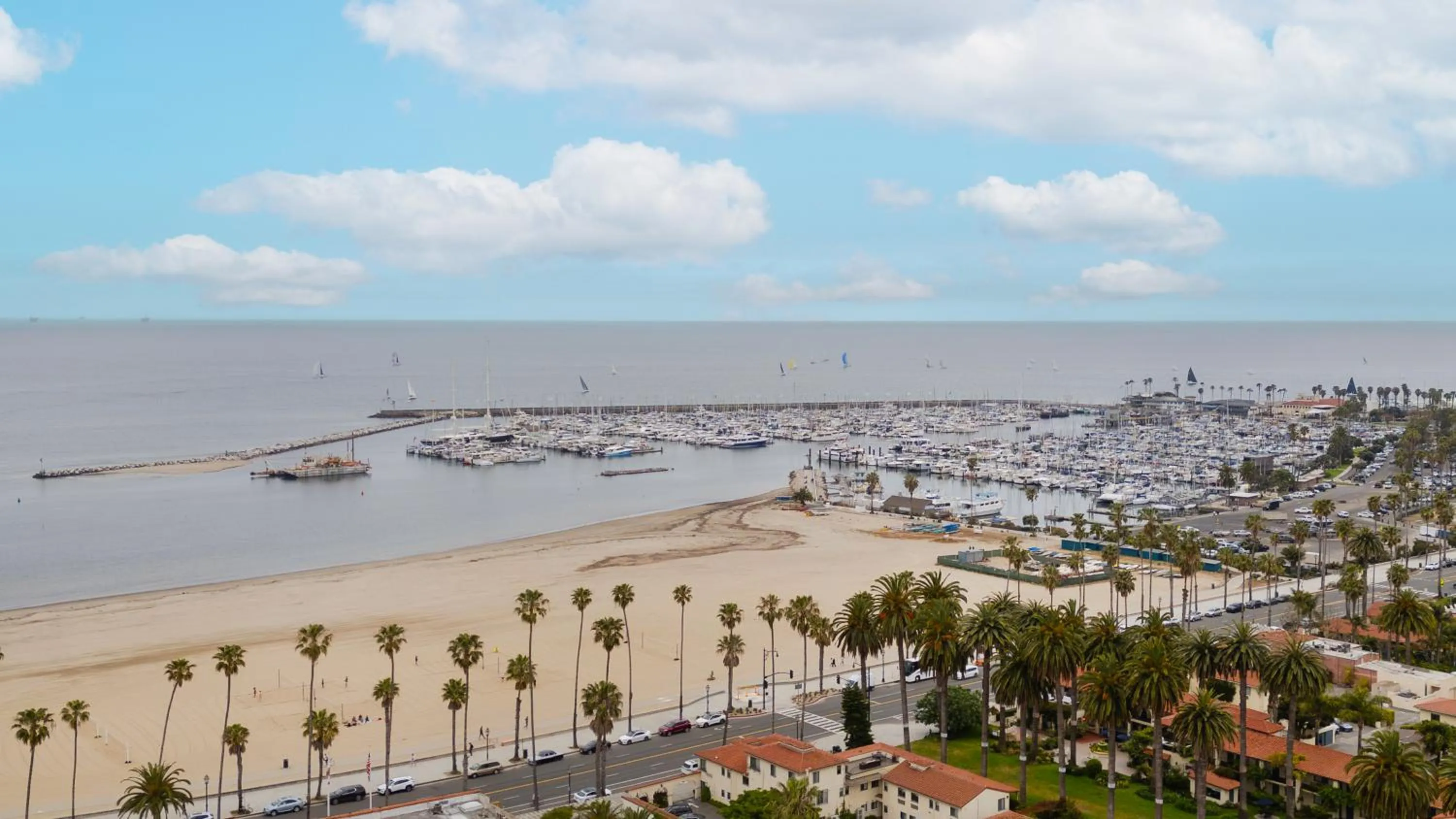 Location in ITH Santa Barbara Surf Hostel