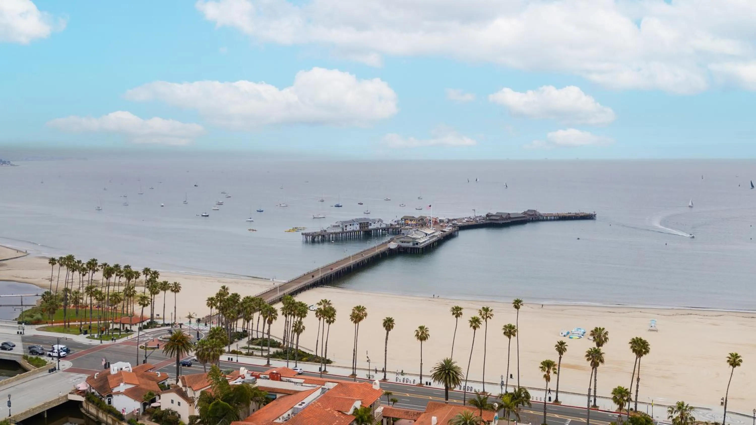 Location in ITH Santa Barbara Surf Hostel