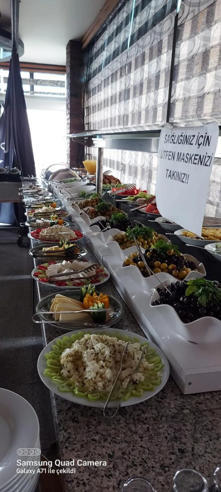 Breakfast in Grand Hotel Van