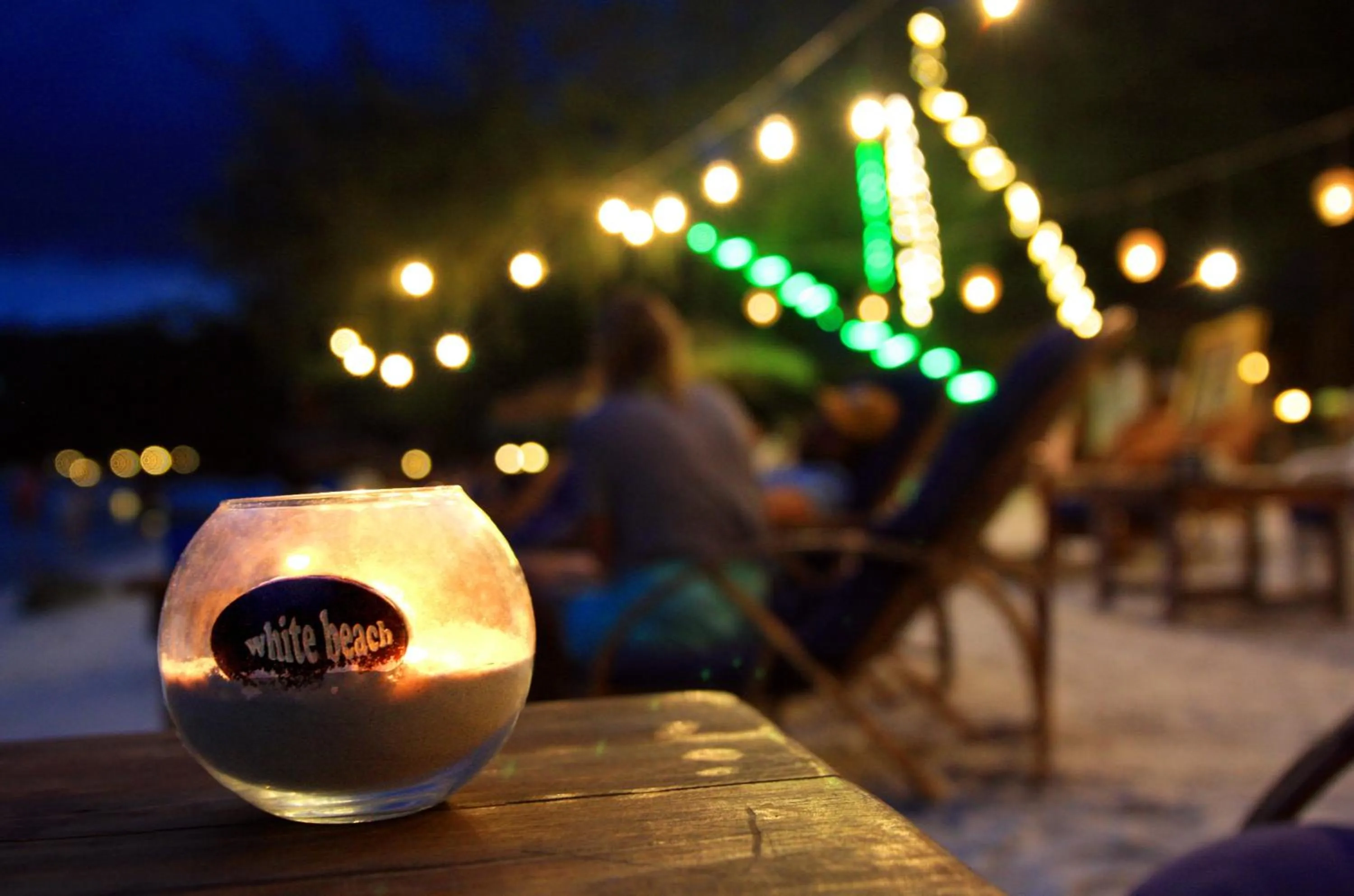 Lounge or bar in White Beach Bungalows