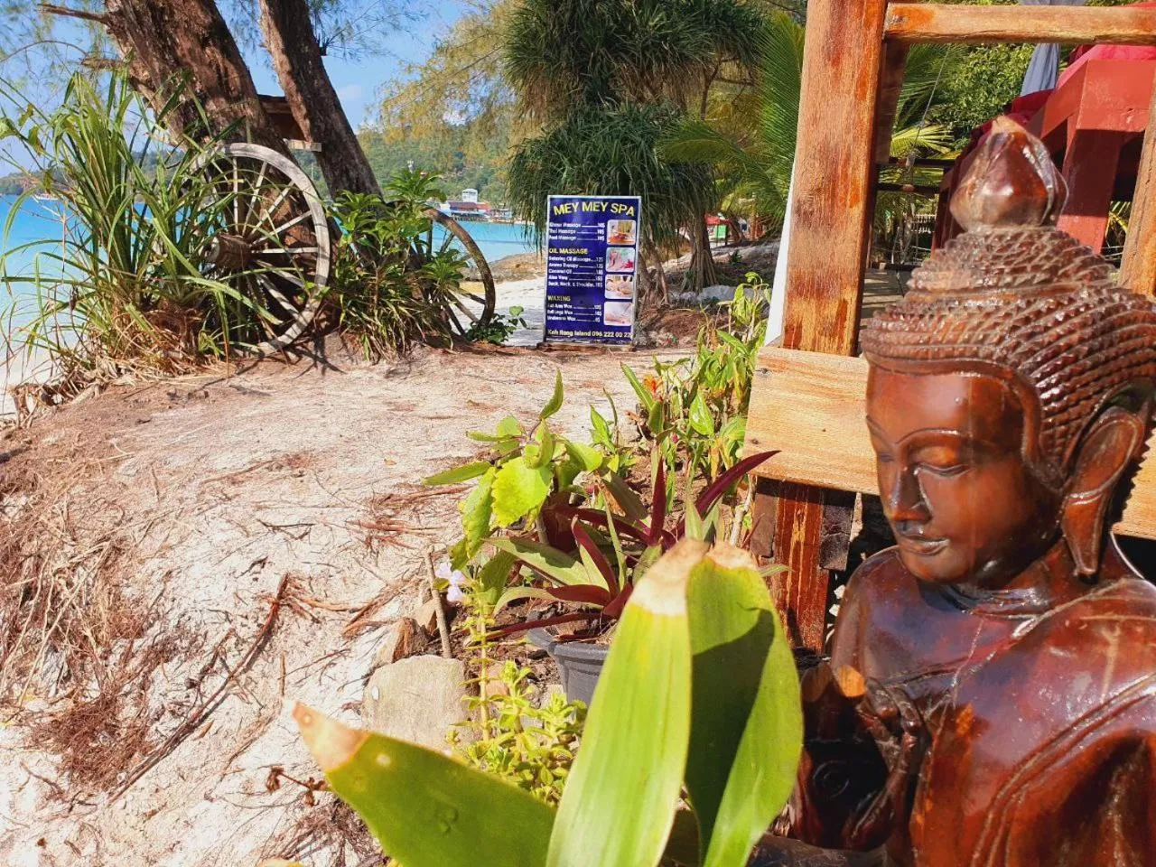 Massage in White Beach Bungalows