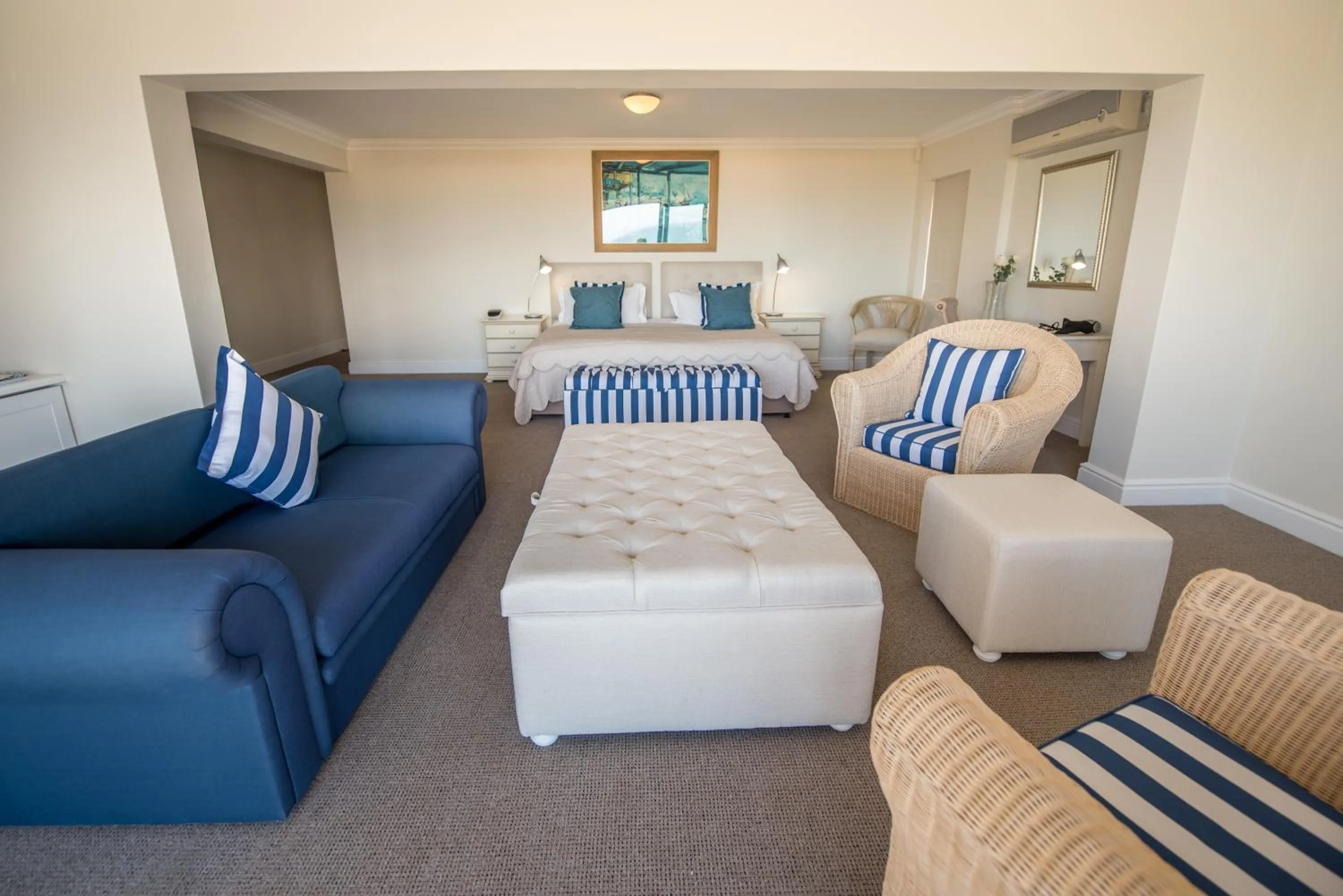 Photo of the whole room in La Vista Lodge