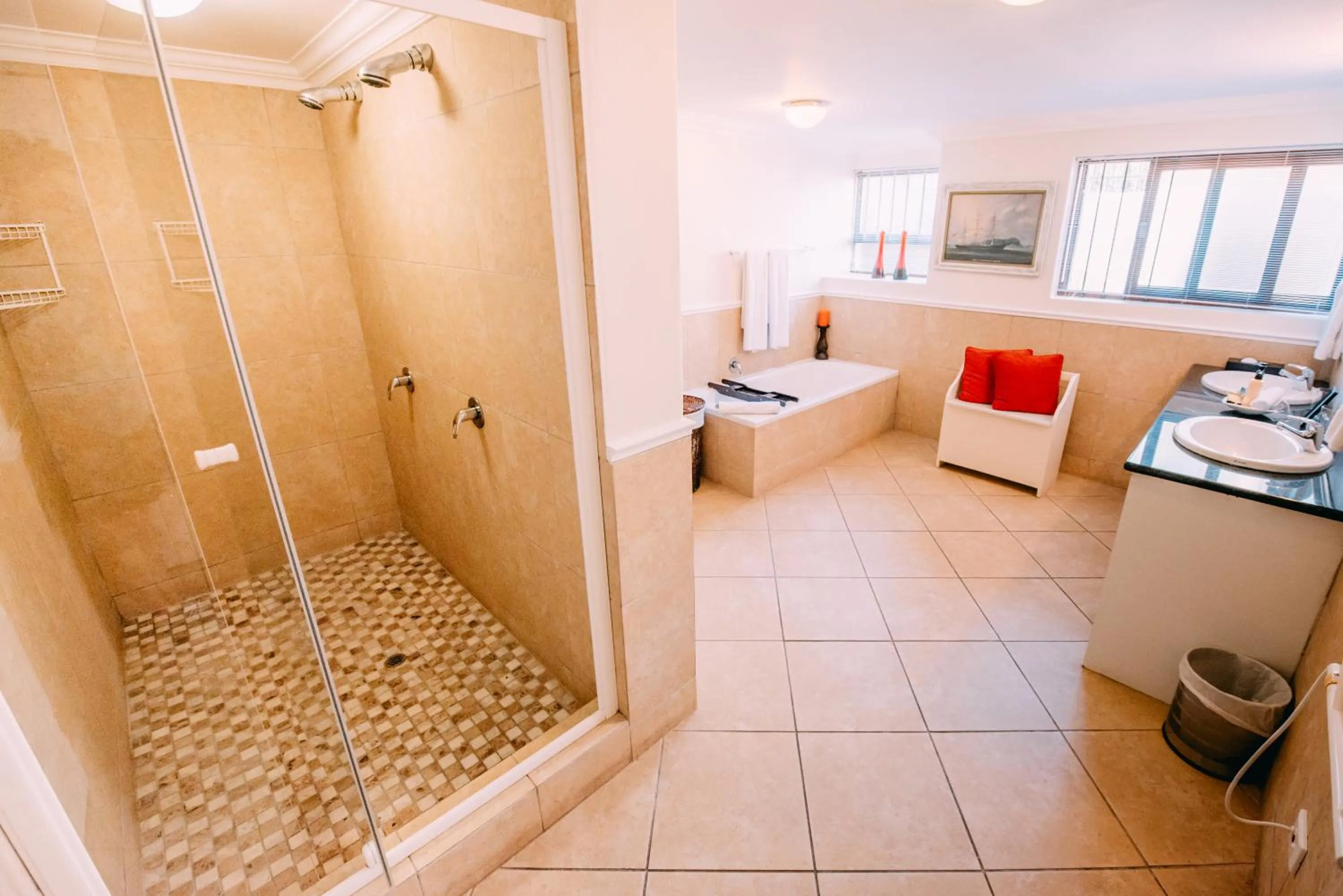 Shower in La Vista Lodge