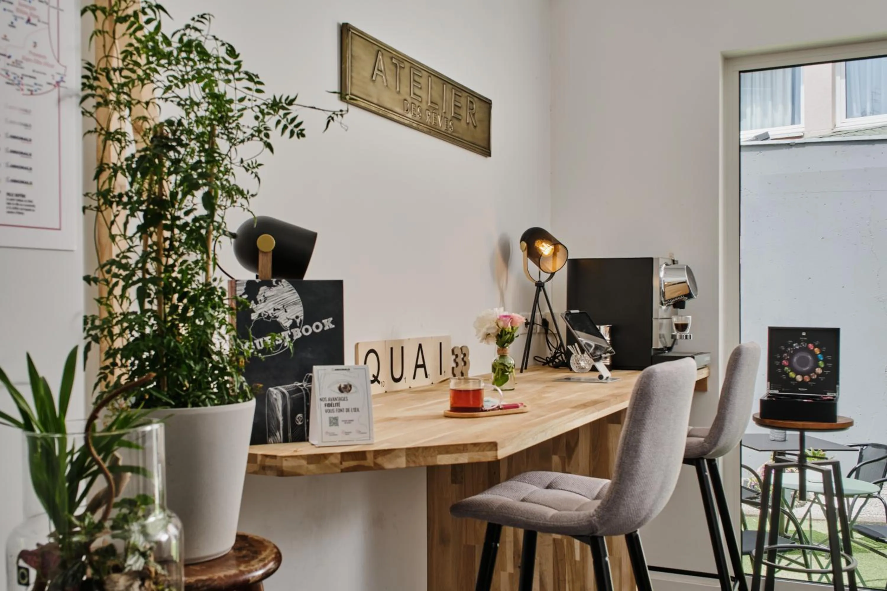 Lobby or reception in The Originals City, Hôtel Quai33, Saint-Etienne - Gare Chateaucreux