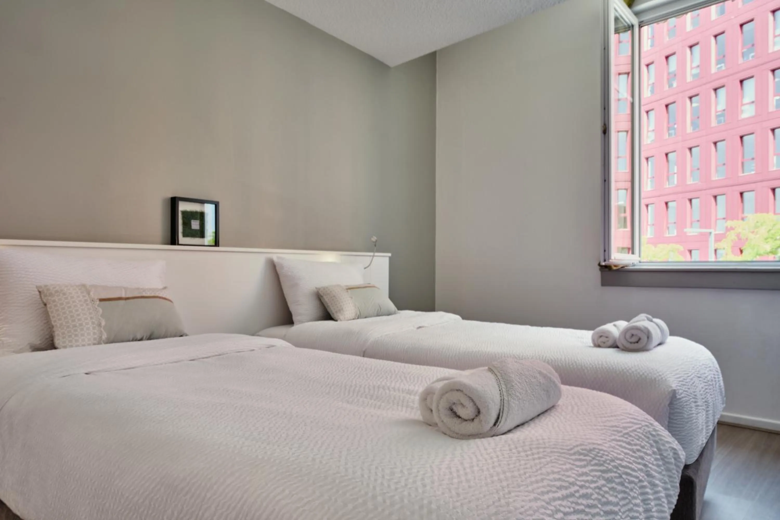 Bedroom, Bed in The Originals City, Hôtel Quai33, Saint-Etienne - Gare Chateaucreux