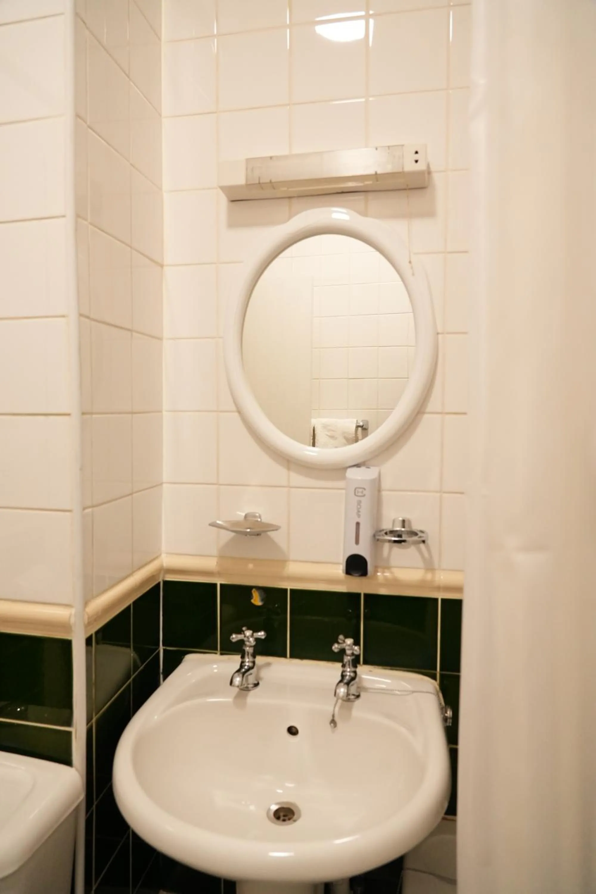 Bathroom in The Continental Hotel, Derby