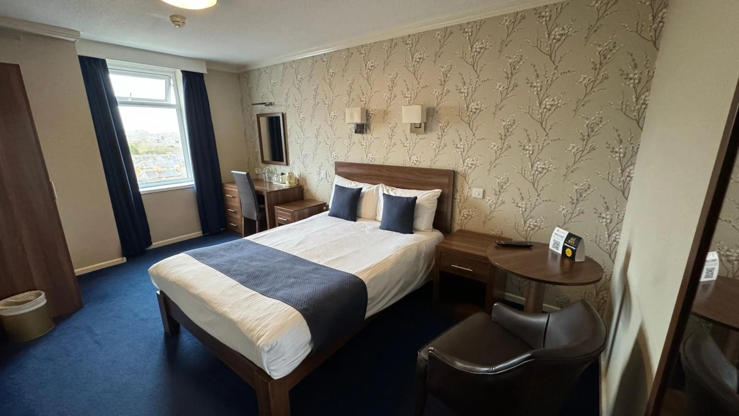 Photo of the whole room, Bed in The Continental Hotel, Derby