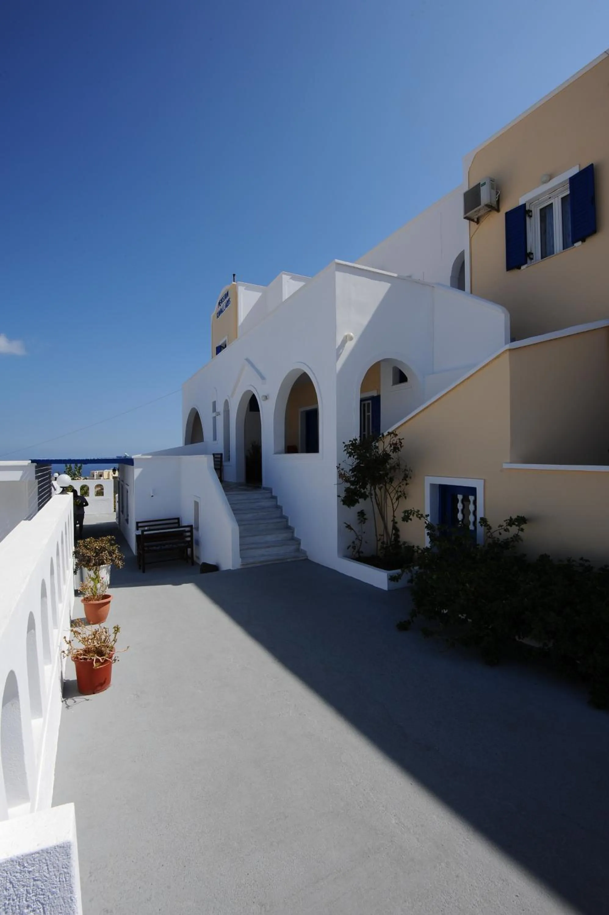 Property building in Villa Kavallaris & Apartments