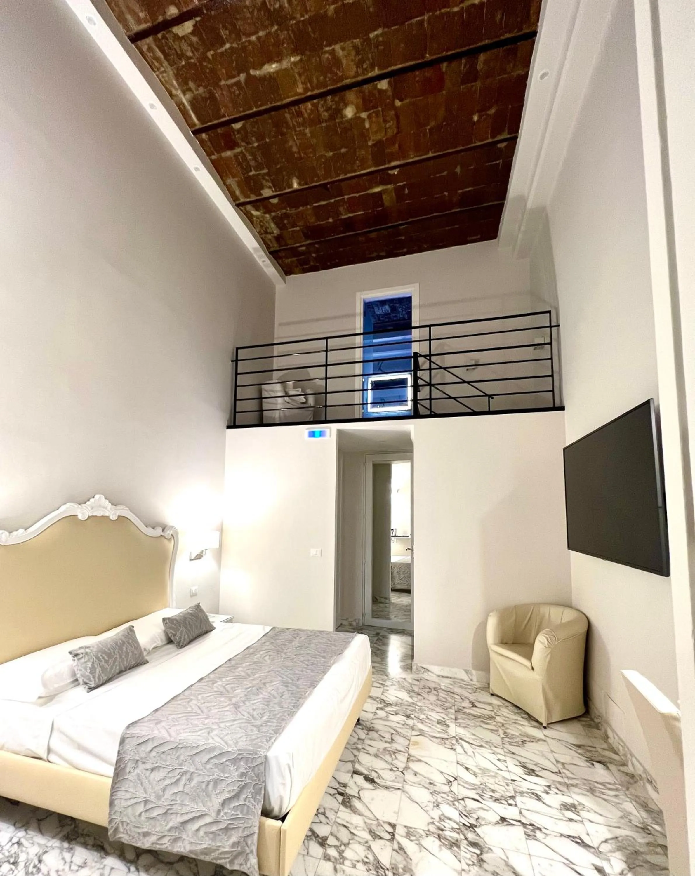 Bed in MILUAR Luxury B&B - Vanvitelli