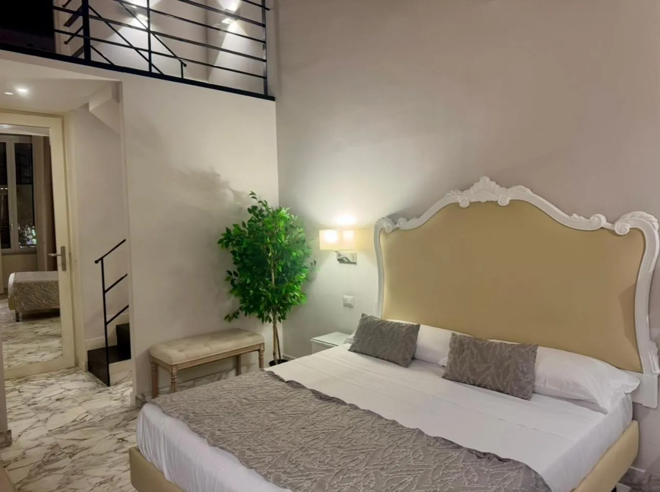 Bed in MILUAR Luxury B&B - Vanvitelli