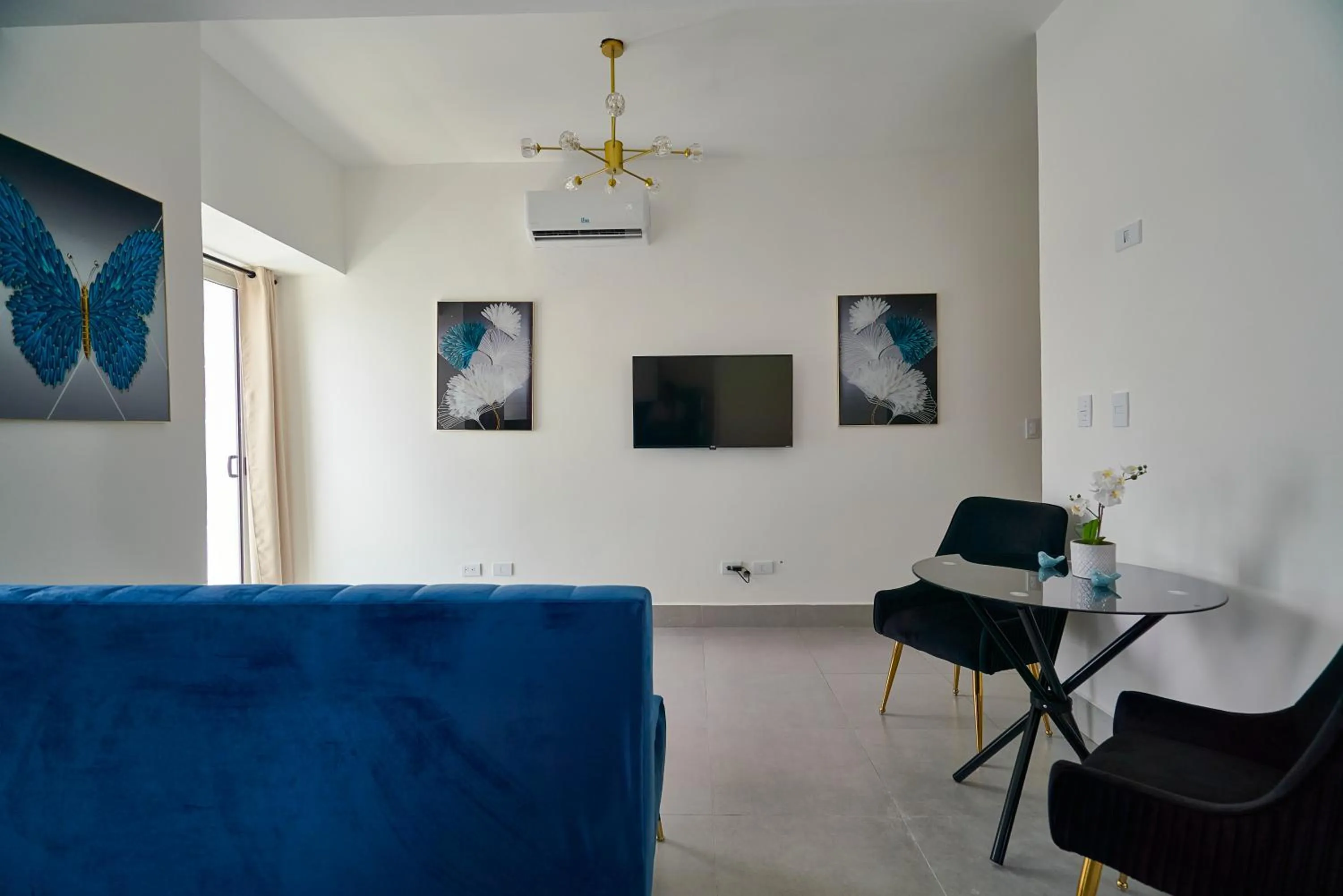 TV and multimedia in Central Suites Tower