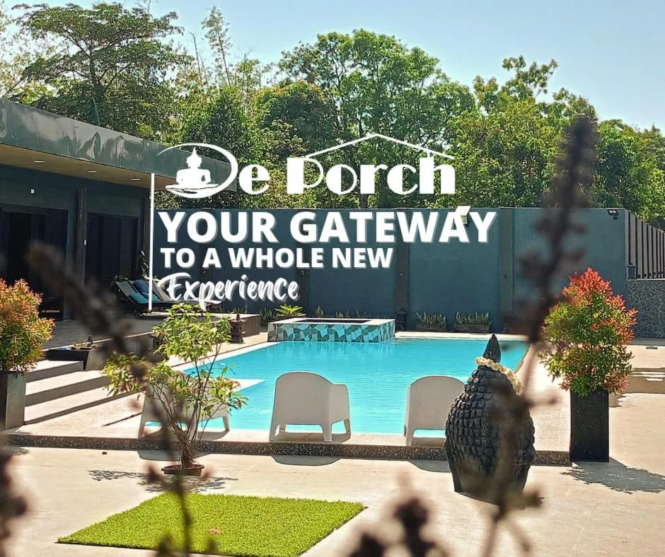 Swimming pool in DE PORCH