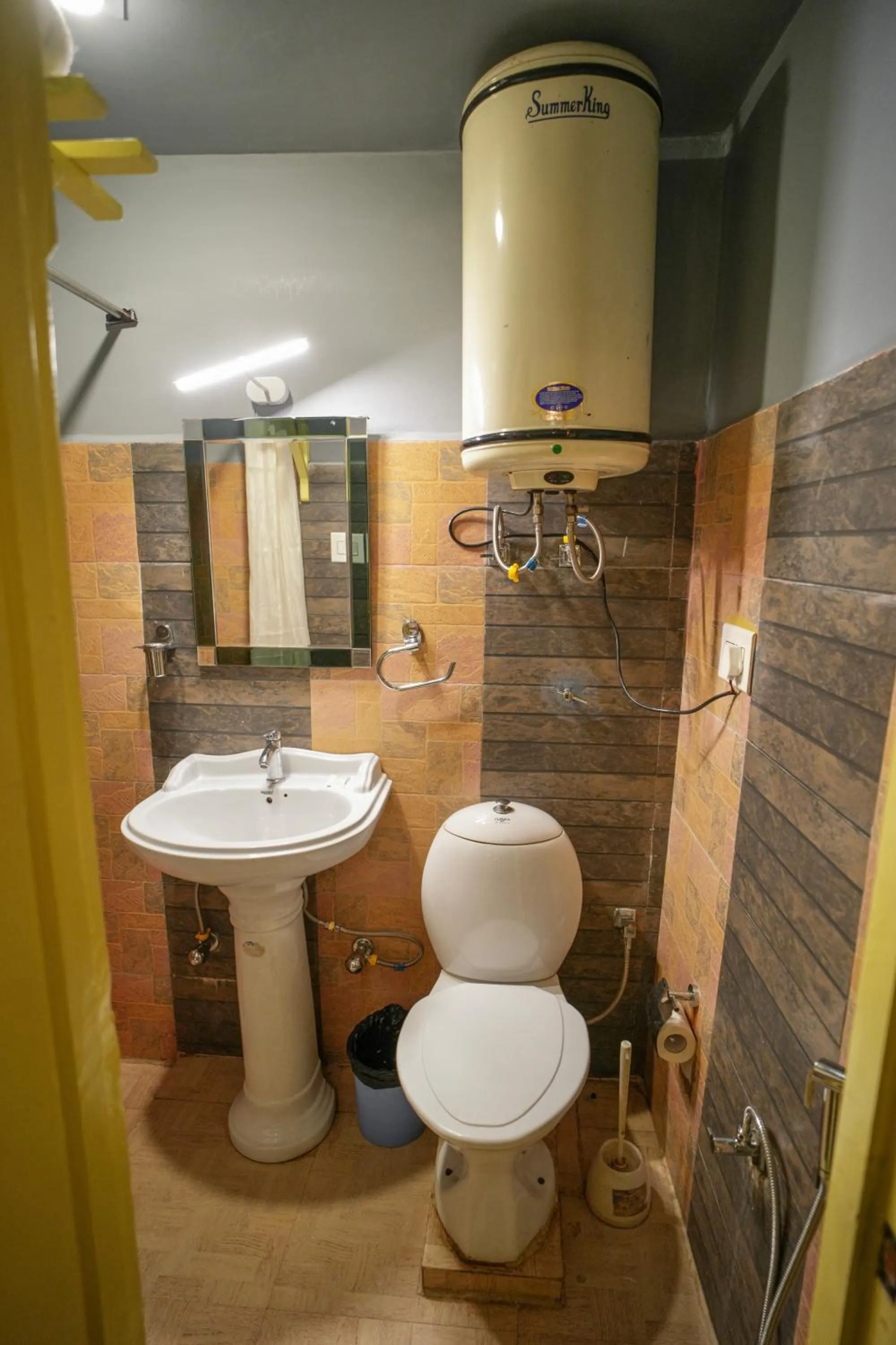 Bathroom in Hotel Little Silver