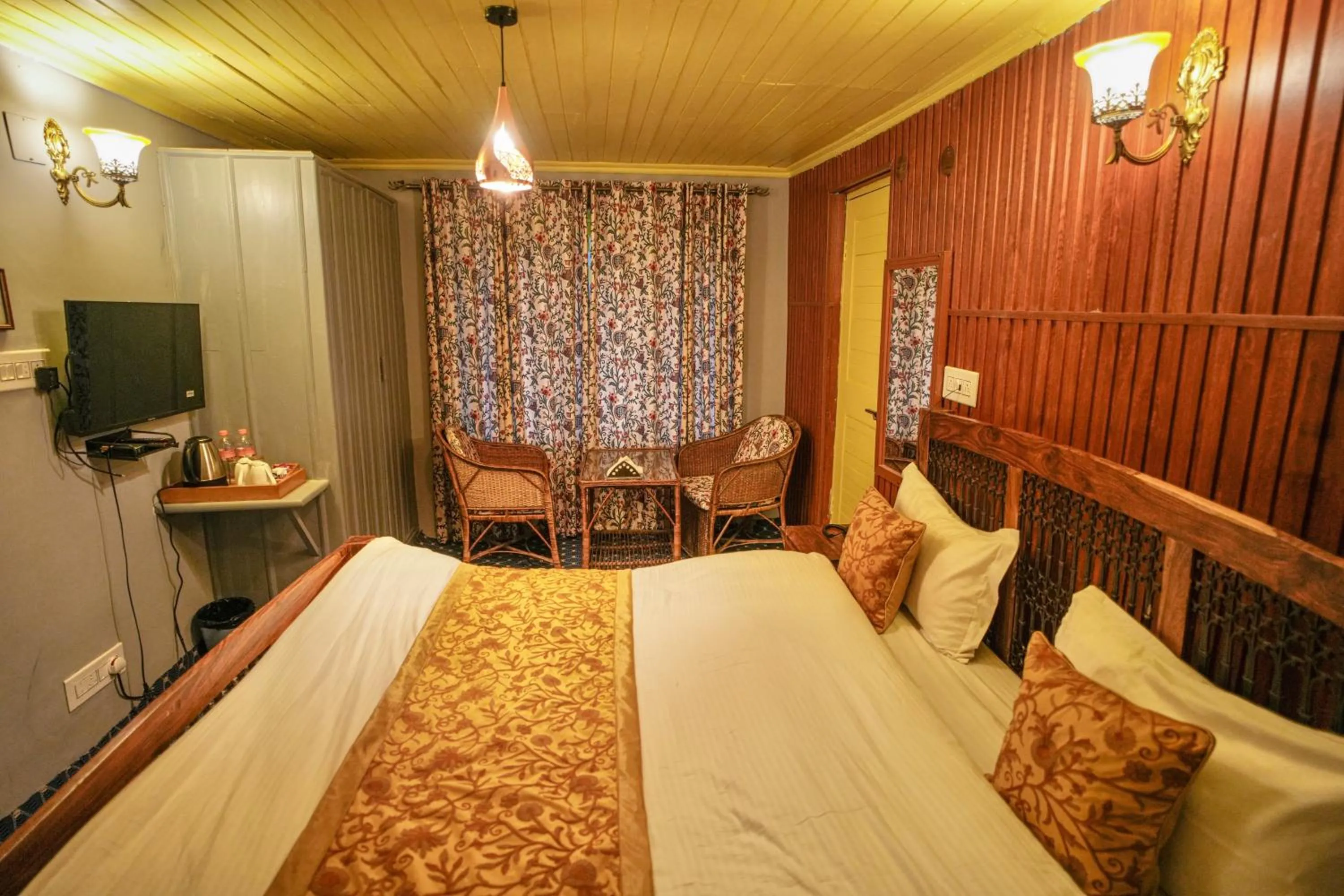 Seating area, Bed in Hotel Little Silver