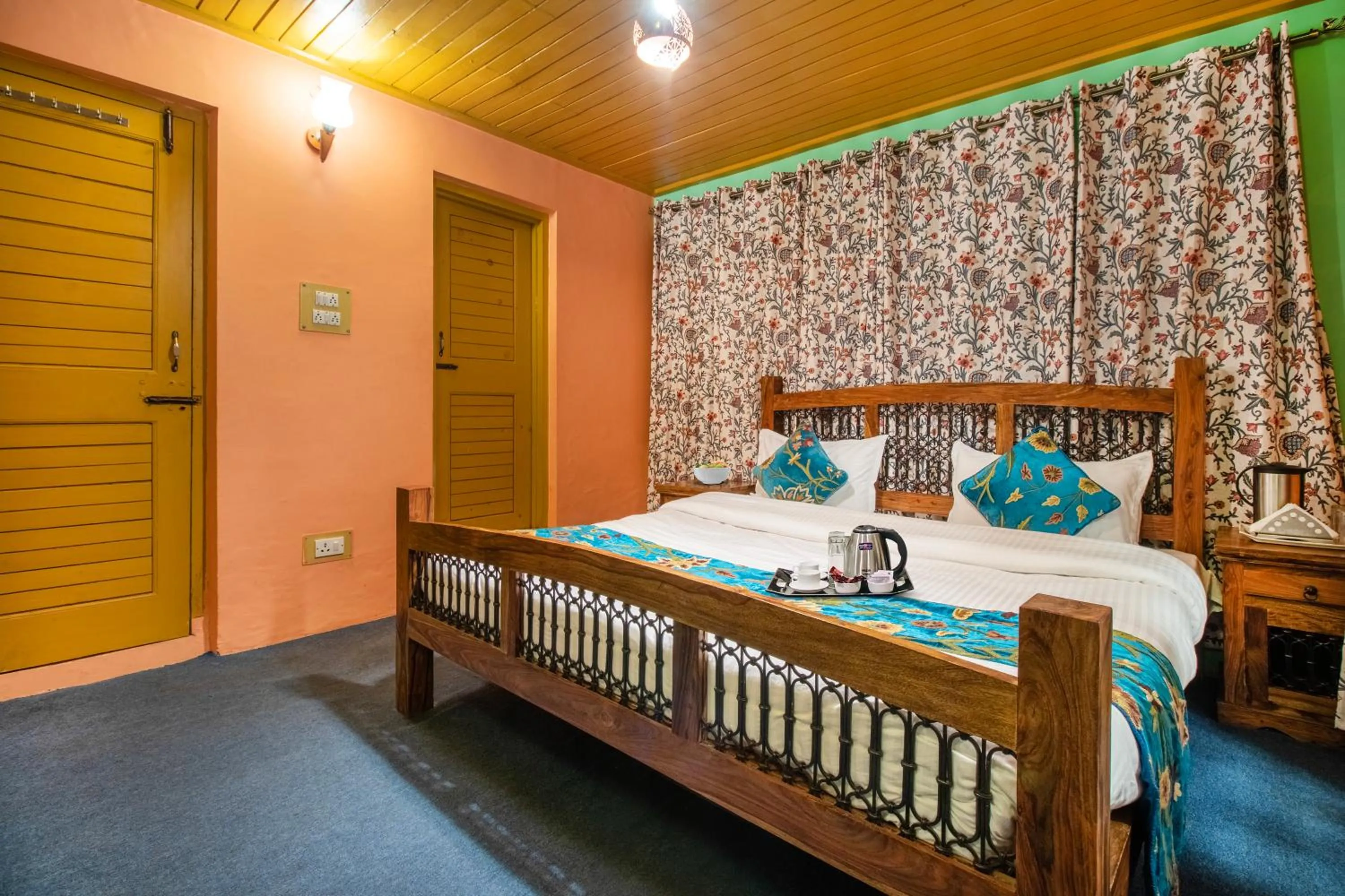 Photo of the whole room, Bed in Hotel Little Silver