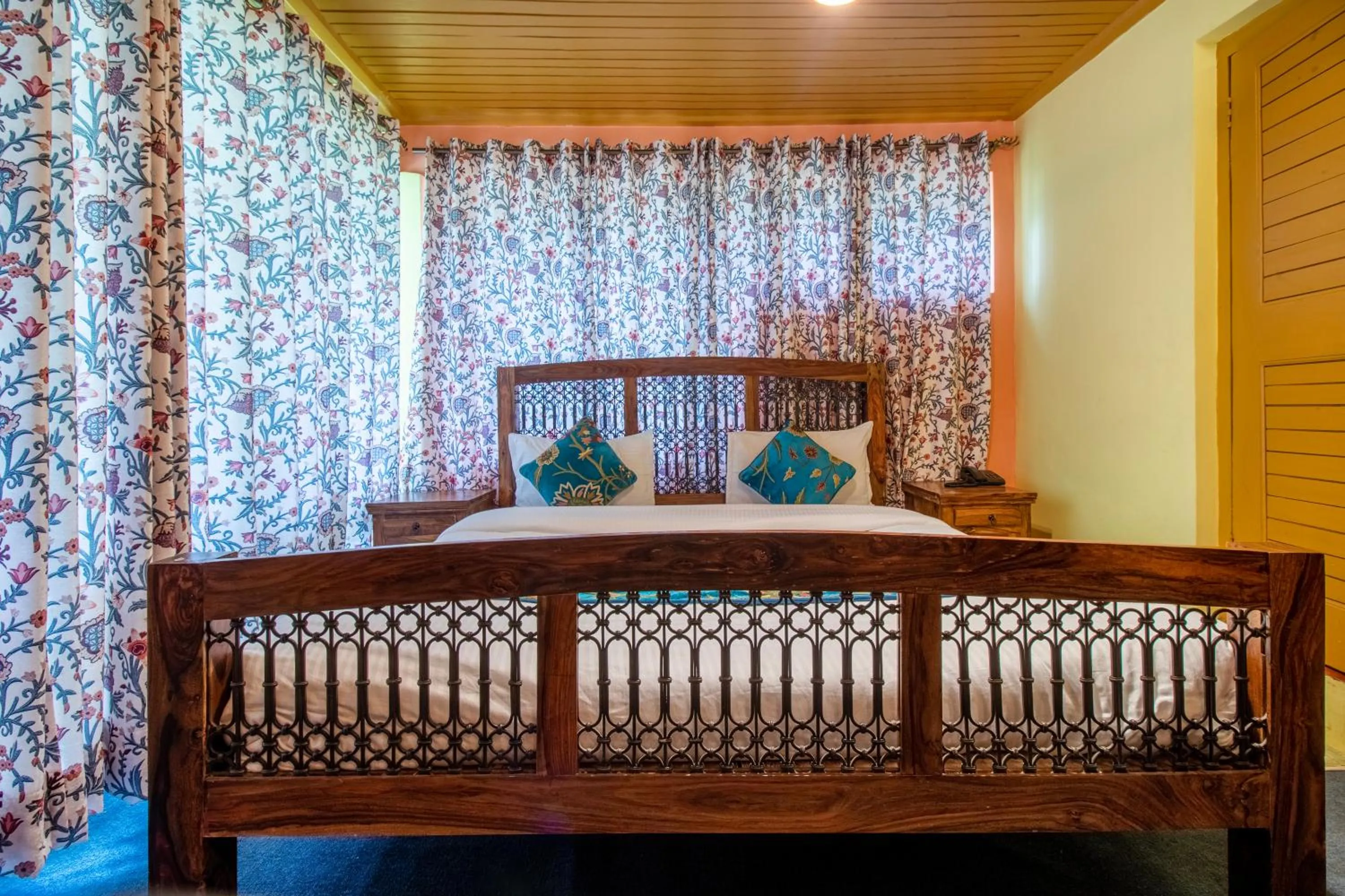 Seating area in Hotel Little Silver