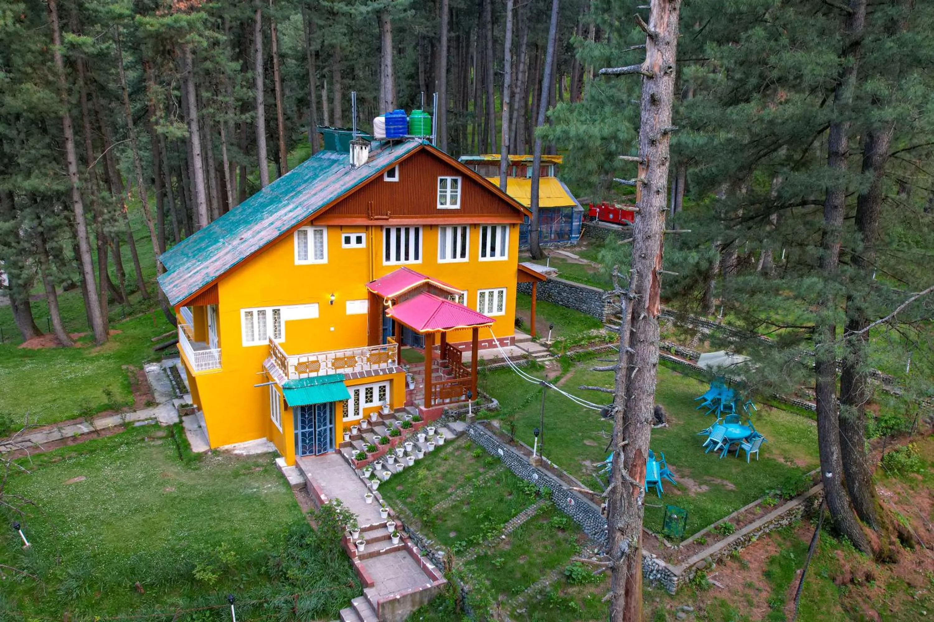 Property building in Hotel Little Silver