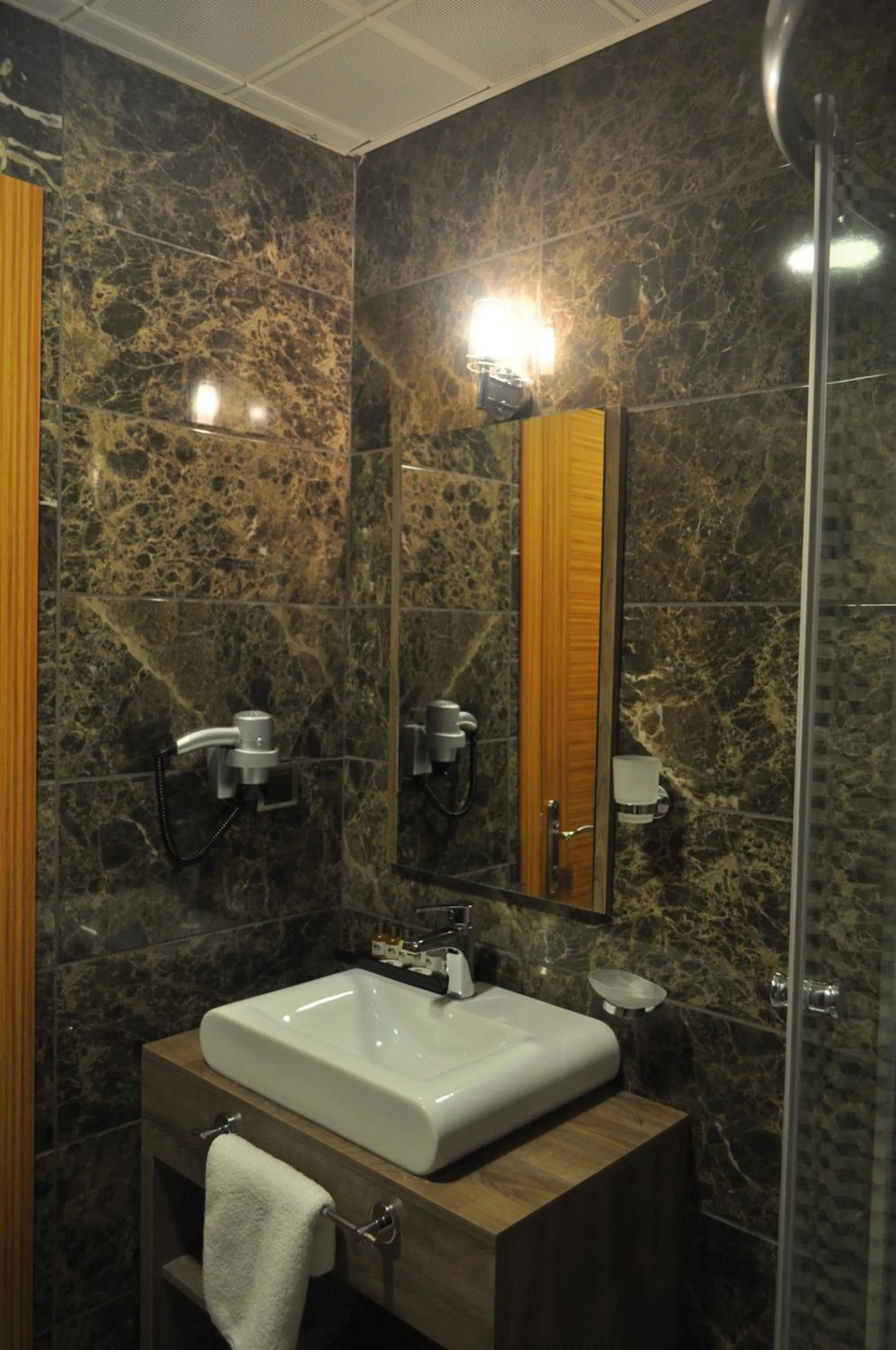 Bathroom in Hotel Atabay