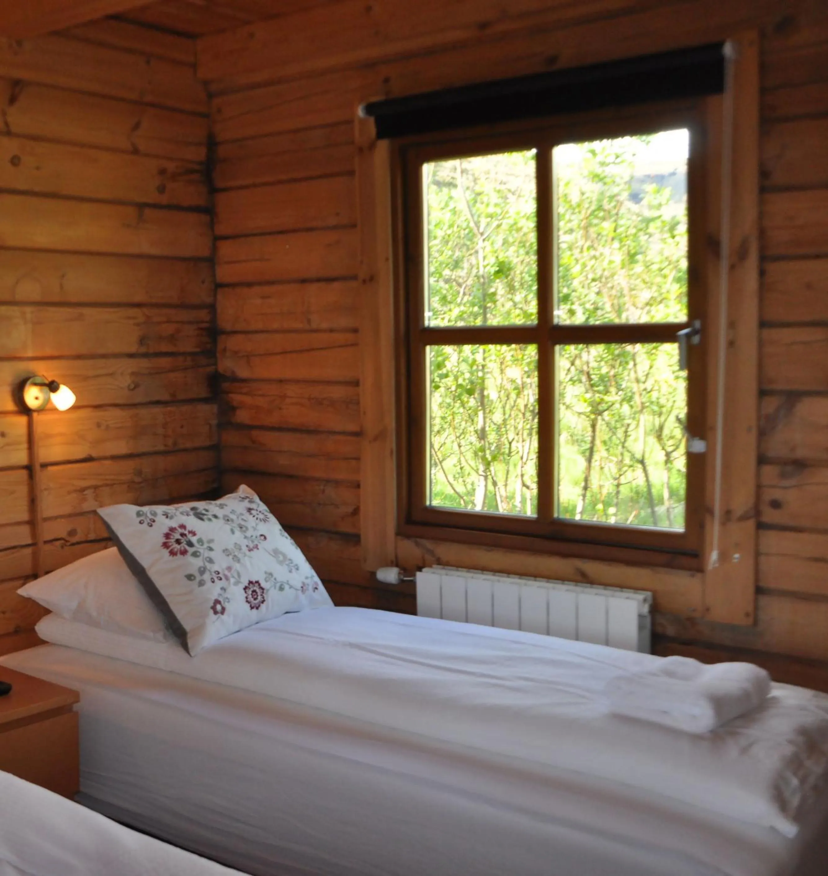 Bedroom, Bed in North Star Cottage
