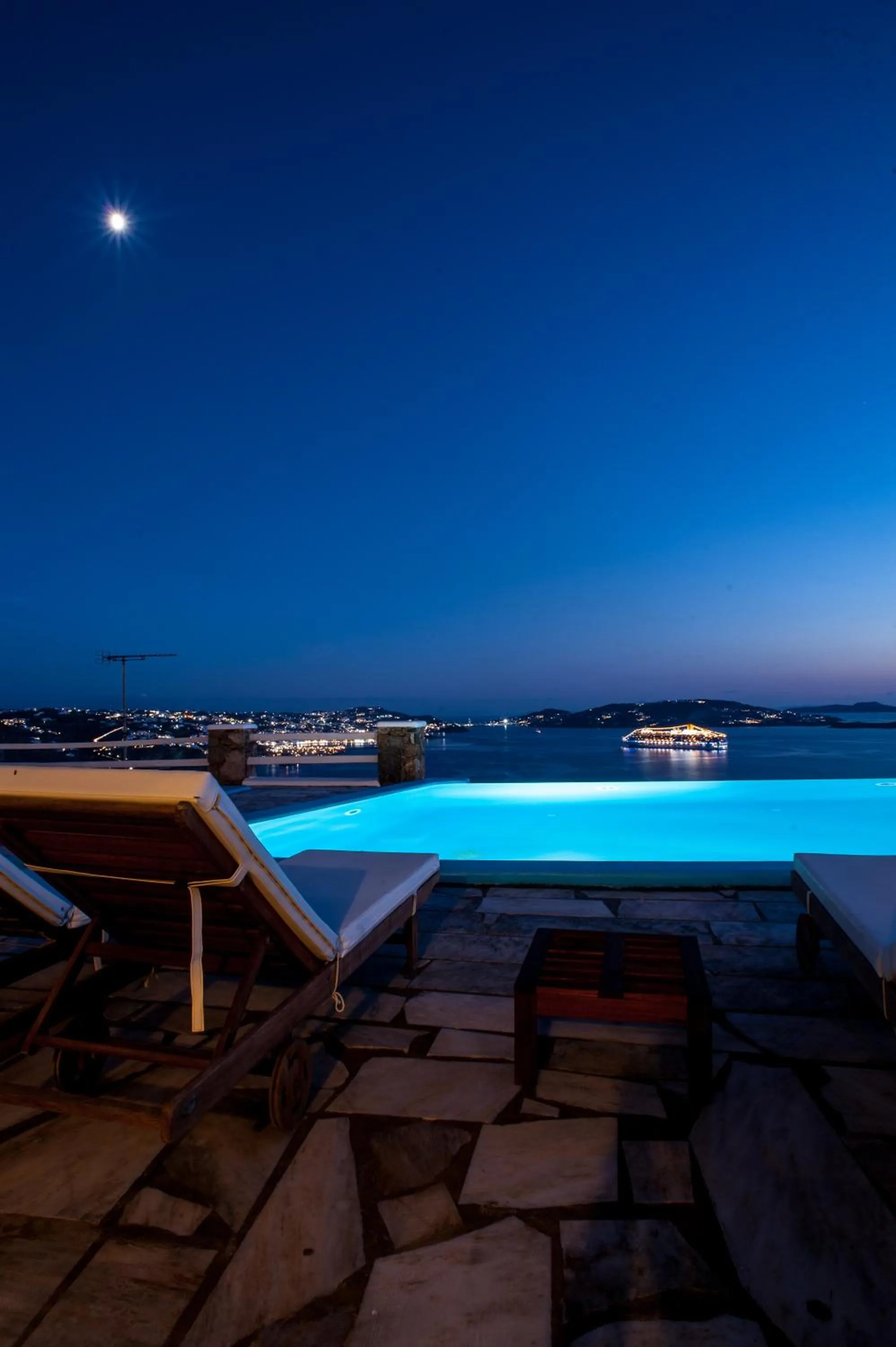 Night in Aeri Villas & Apartments