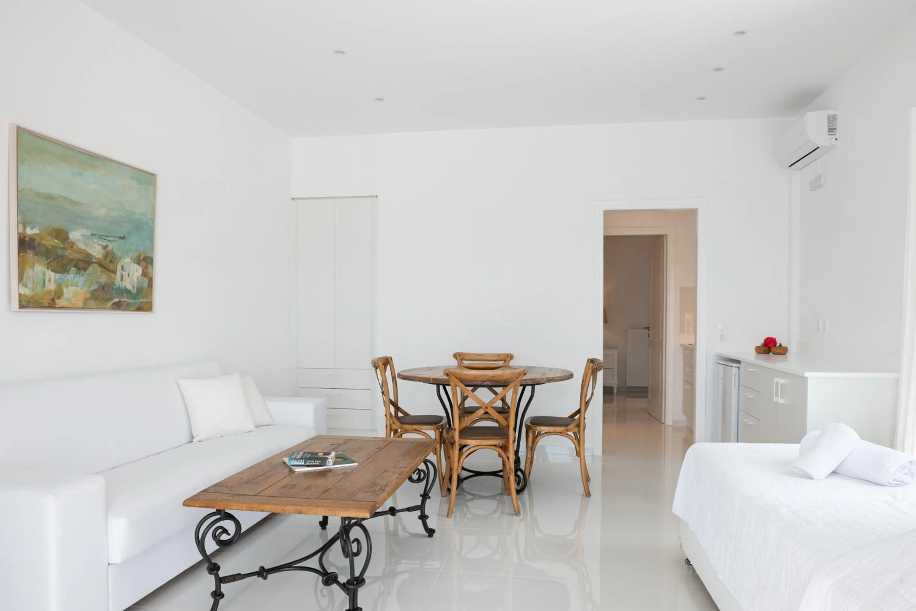 Seating area, Bed in Aeri Villas & Apartments