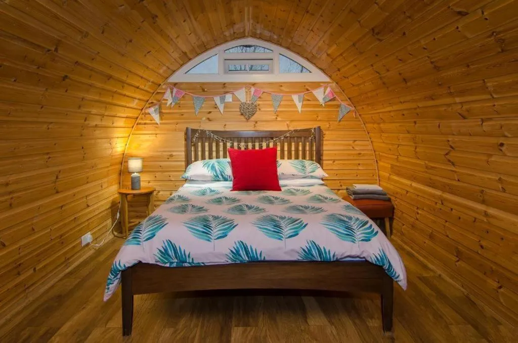 Bed in Rossendale Holiday Cottages & Spa