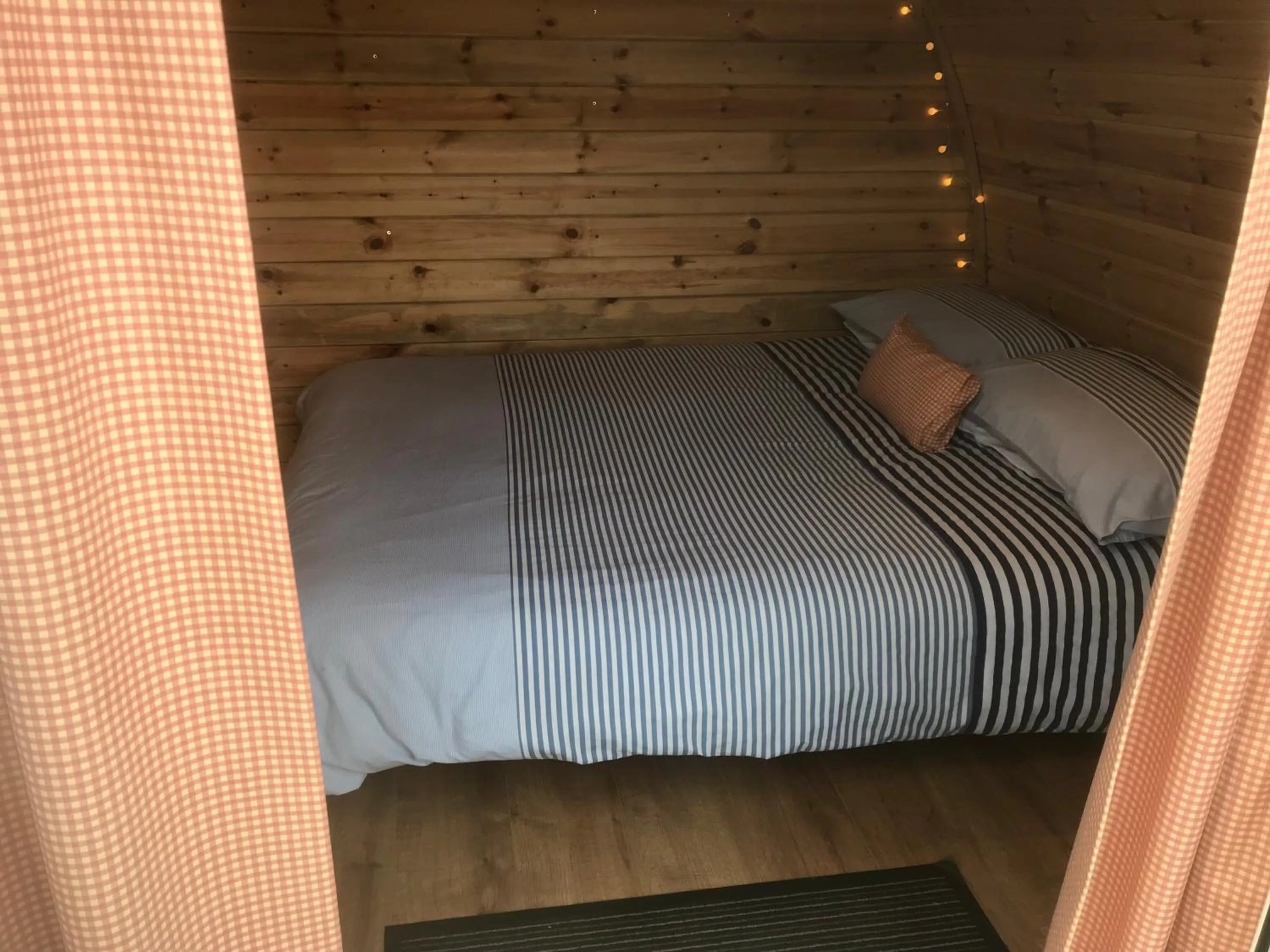 Bedroom, Bed in Rossendale Holiday Cottages & Spa