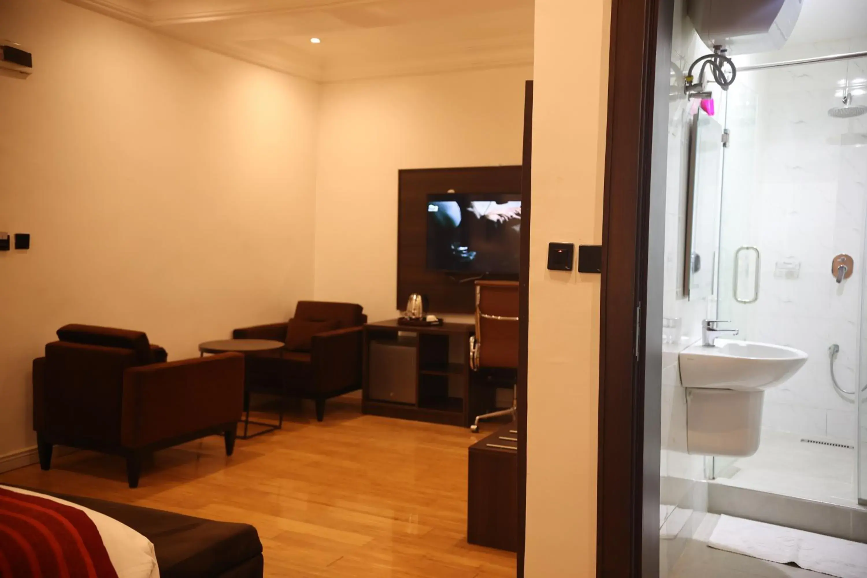 Deluxe Suite - single occupancy in Bolton White Hotel - Abuja Deluxe Suite - single occupancy in Bolton White Hotel - Abuja