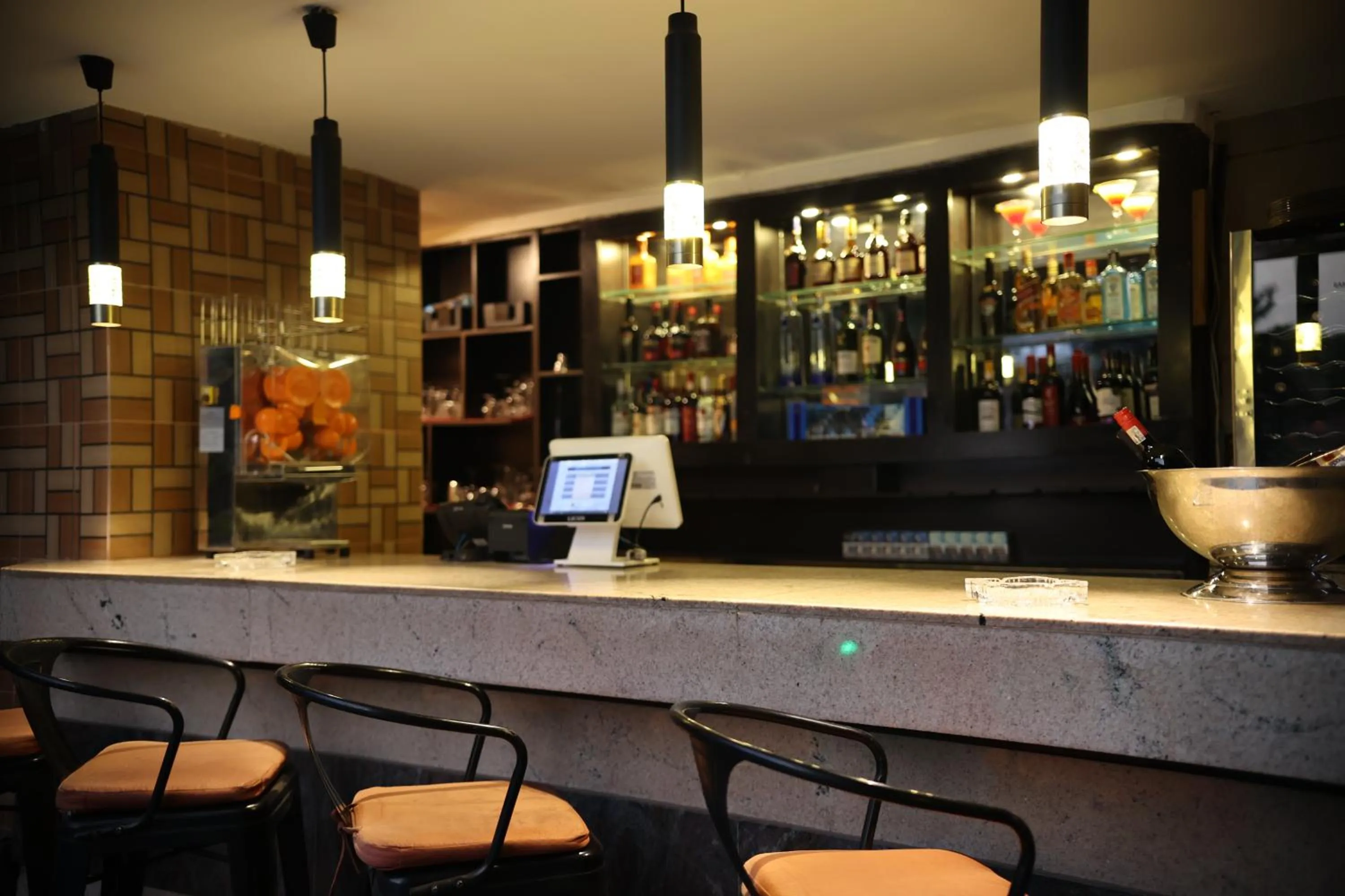 Lounge or bar in Bolton White Hotel - Abuja