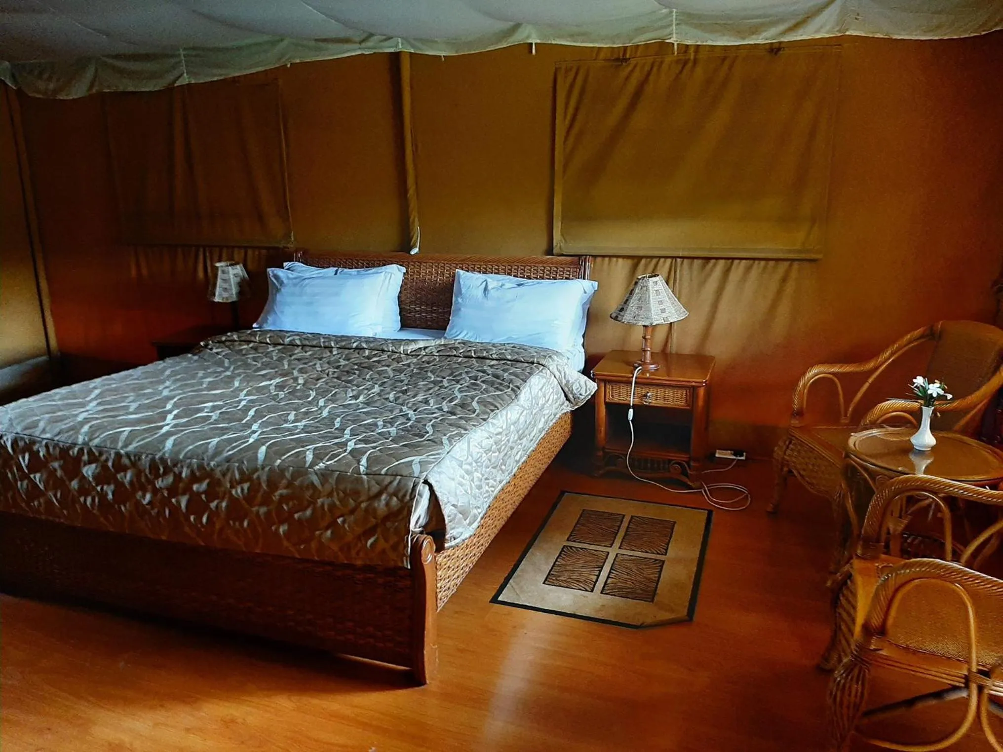 Living room, Bed in AA Lodge Amboseli