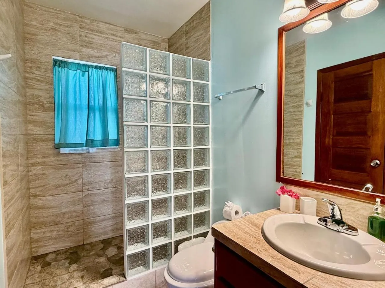 Bathroom in Isla Bonita Yacht Club