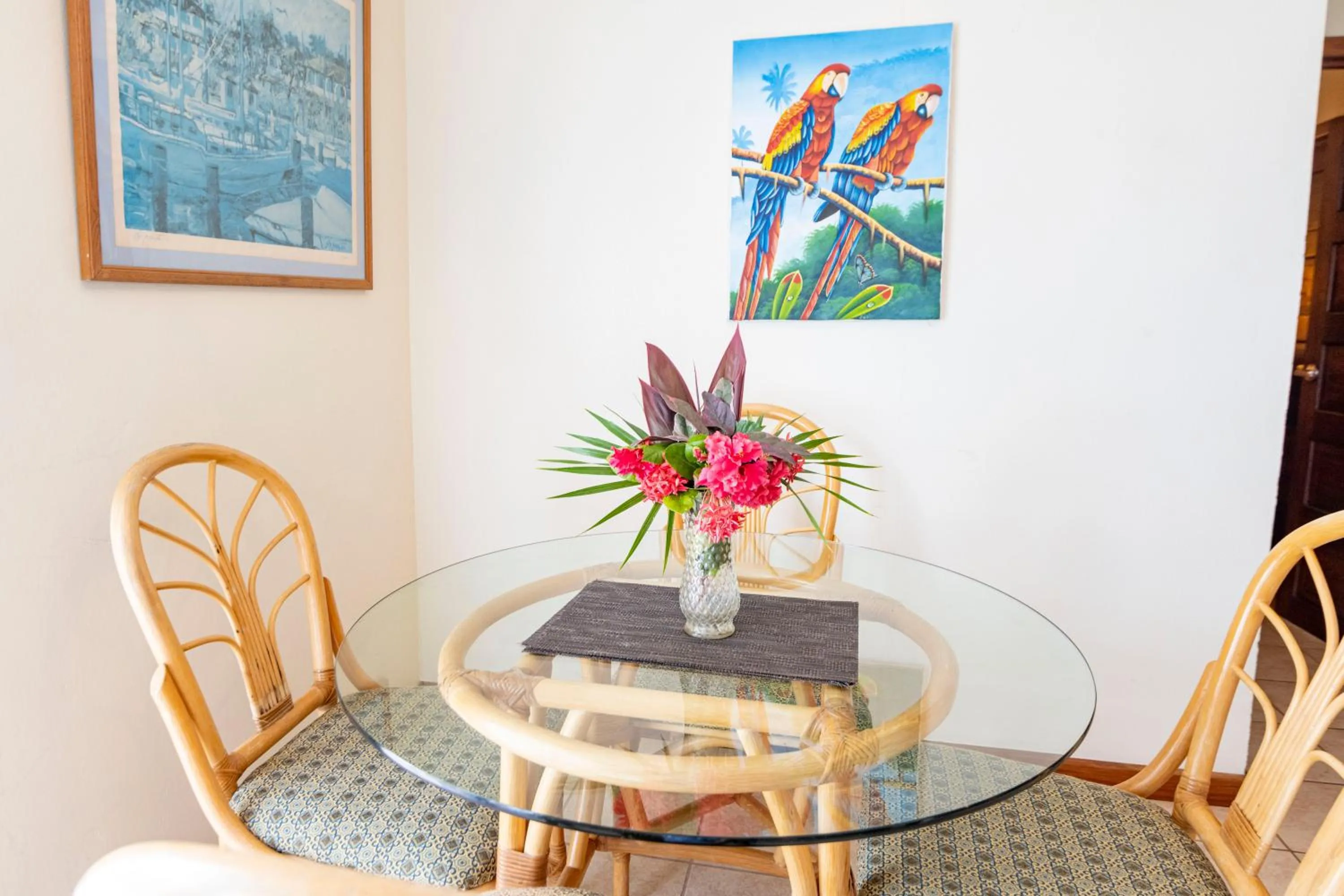 Dining area in Isla Bonita Yacht Club