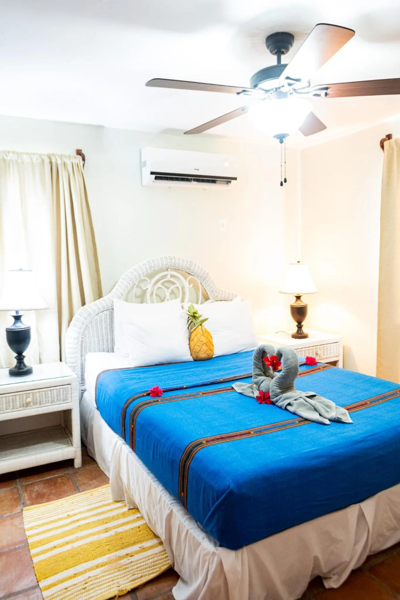 Bedroom, Bed in Isla Bonita Yacht Club