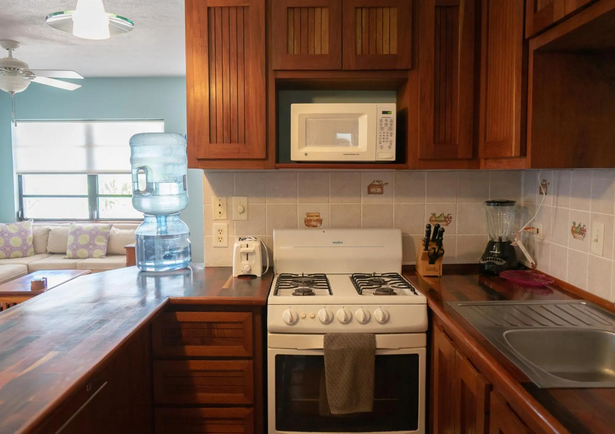 Kitchen or kitchenette in Isla Bonita Yacht Club