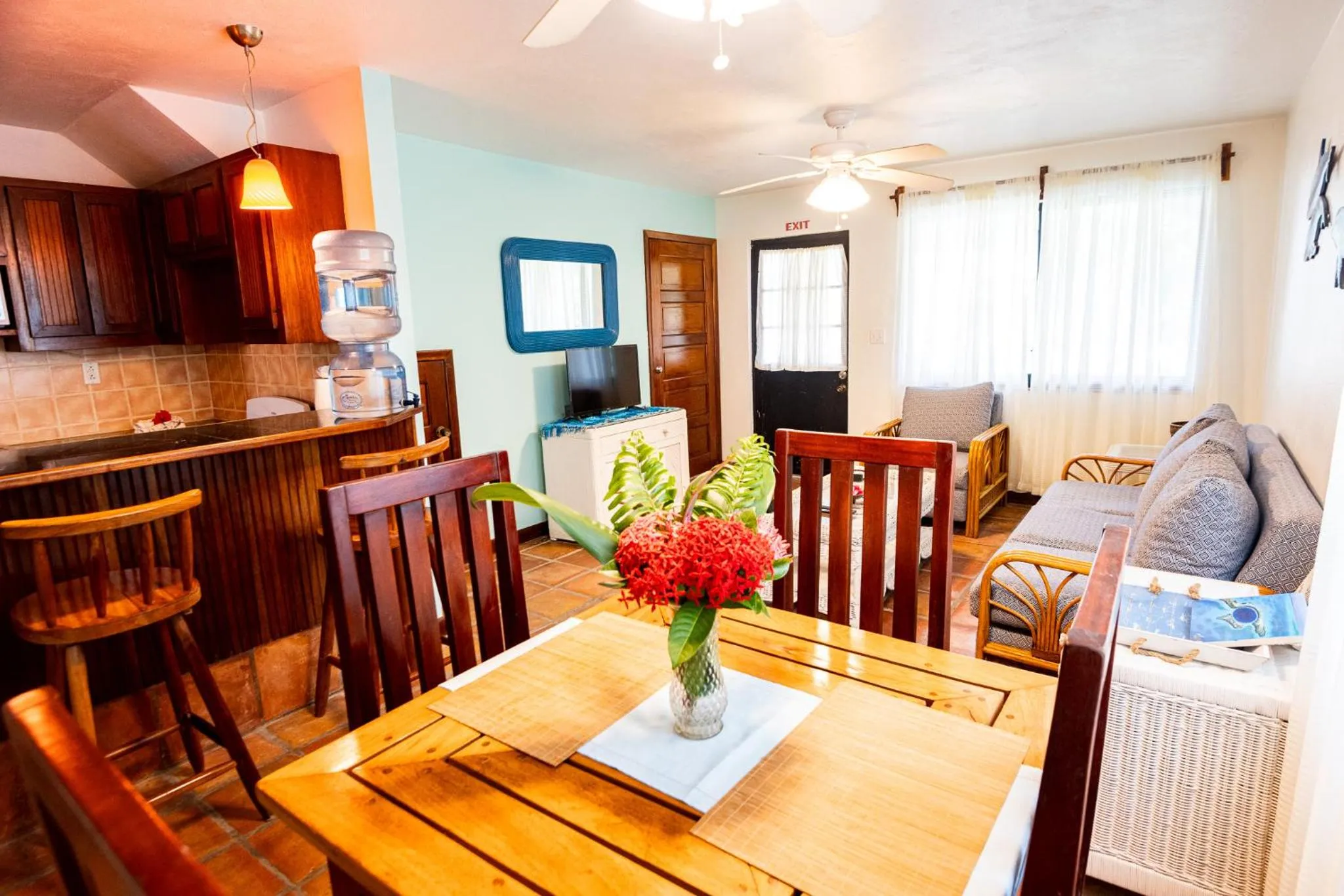 Dining area in Isla Bonita Yacht Club