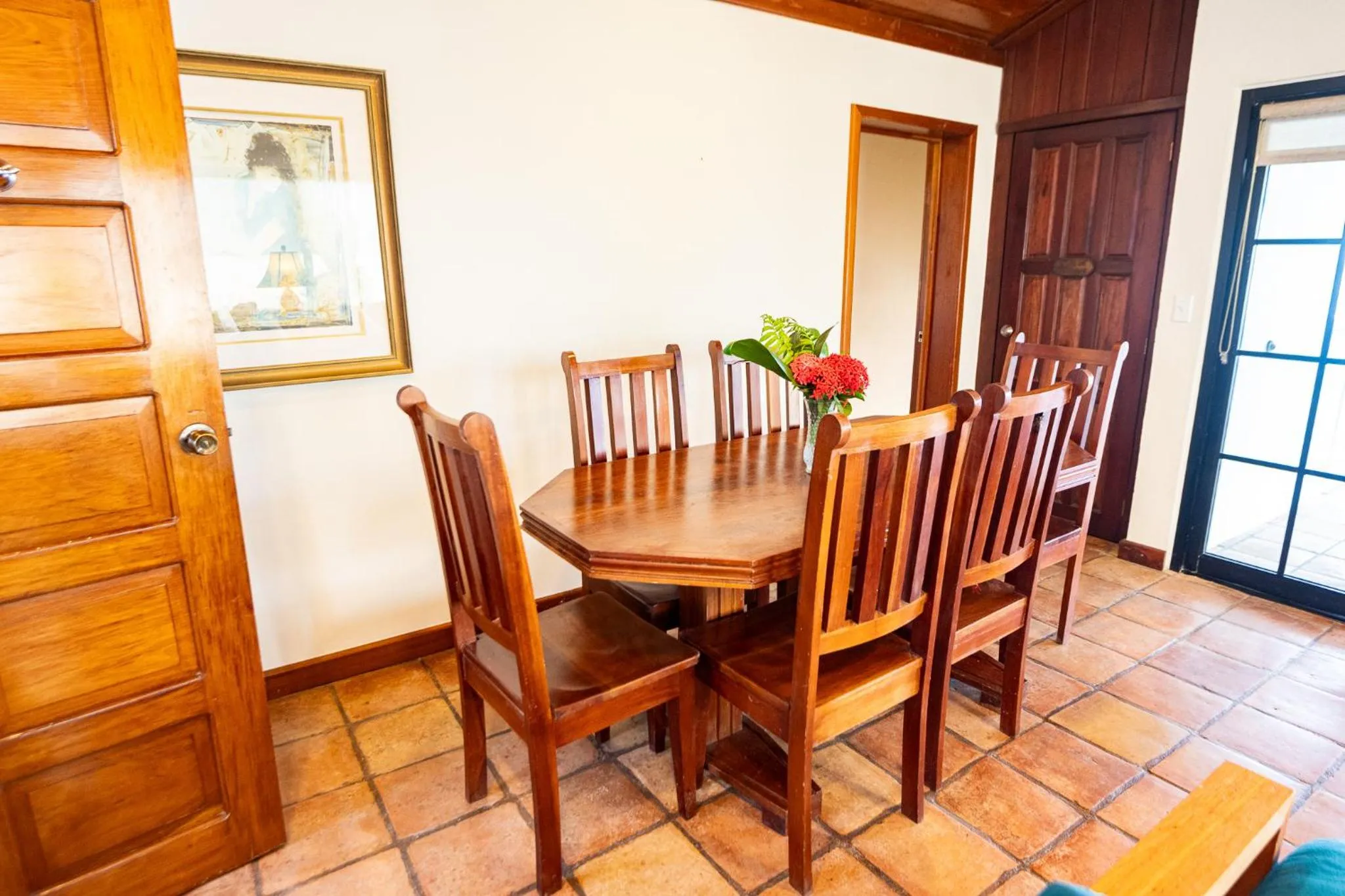 Dining area in Isla Bonita Yacht Club