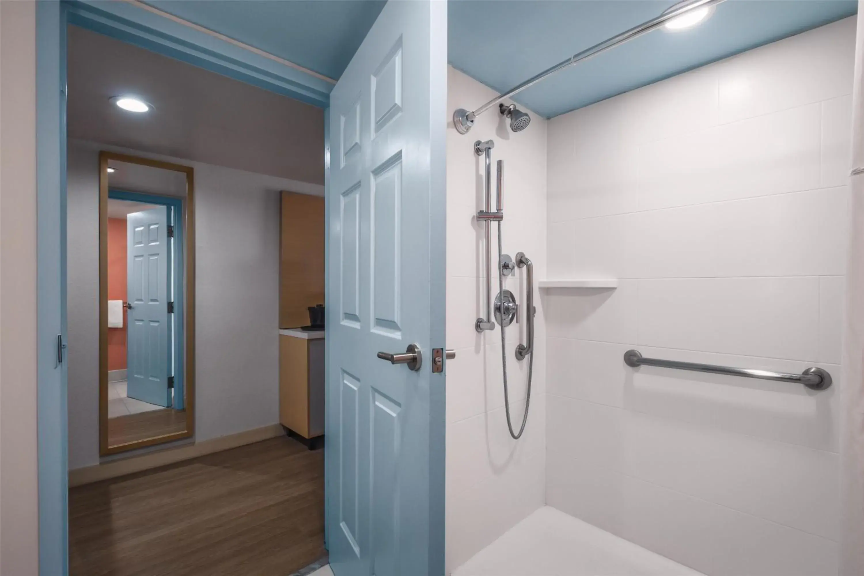 Queen Room with Two Queen Beds, Kitchenette and Ocean Front View in Golden Sands Carolina Beach Oceanfront, Tapestry by Hilton Queen Room with Two Queen Beds, Kitchenette and Ocean Front View in Golden Sands Carolina Beach Oceanfront, Tapestry by Hilton