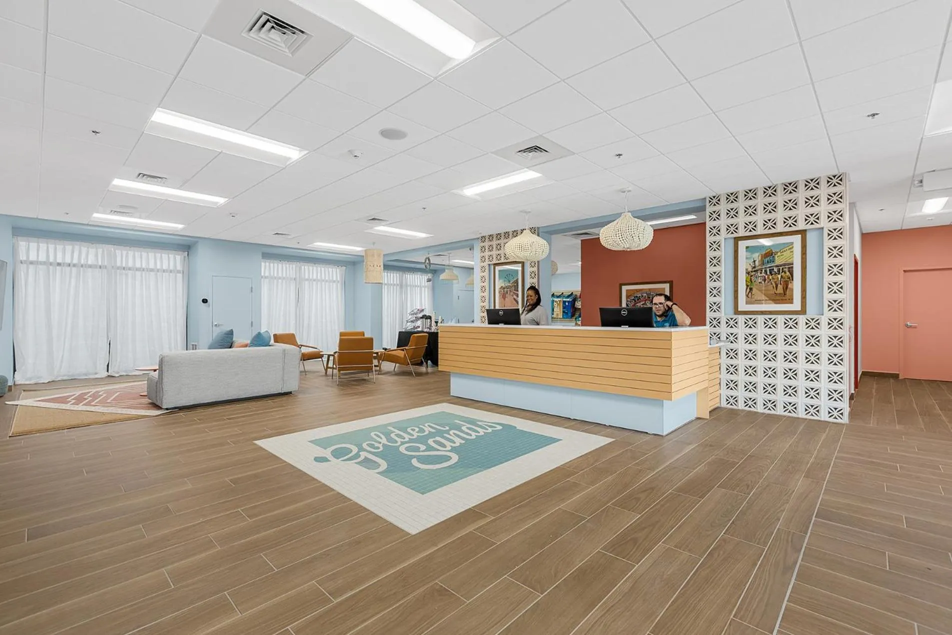 Communal lounge/ TV room in Golden Sands Carolina Beach Oceanfront, Tapestry by Hilton