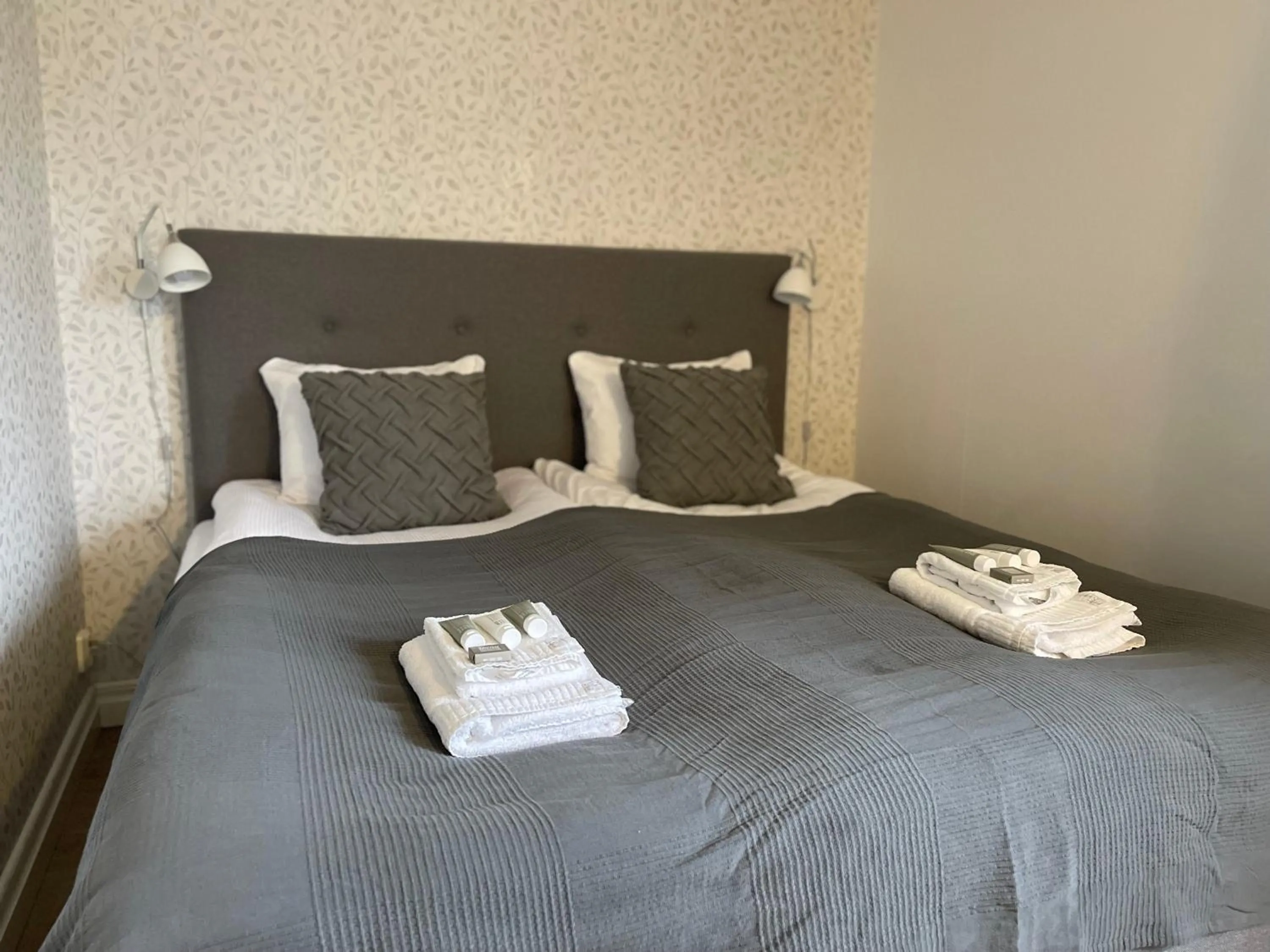 Bed in Hotell Luspen