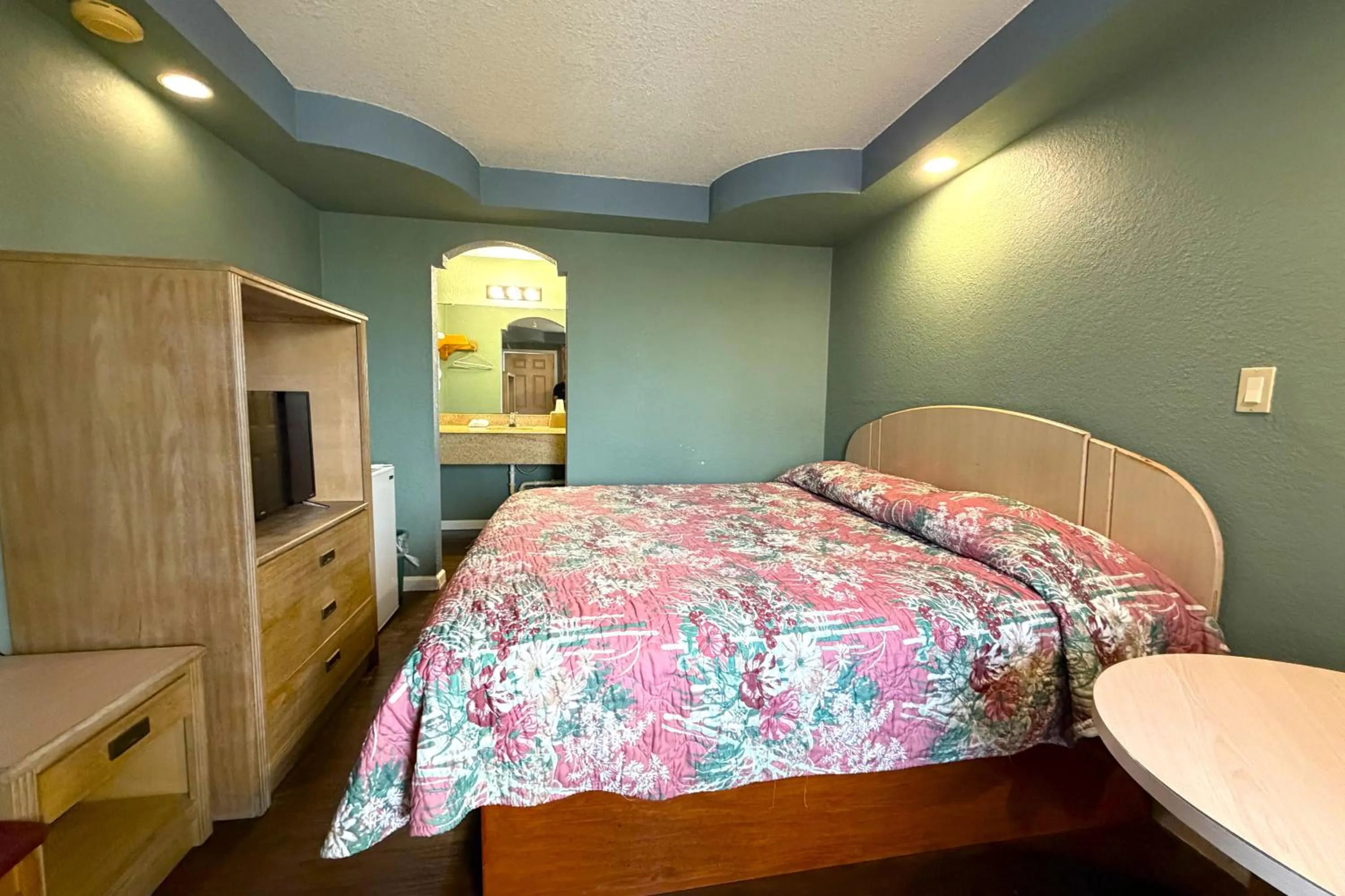 Bedroom, Bed in Budget Inn By OYO Corpus Christi Beach