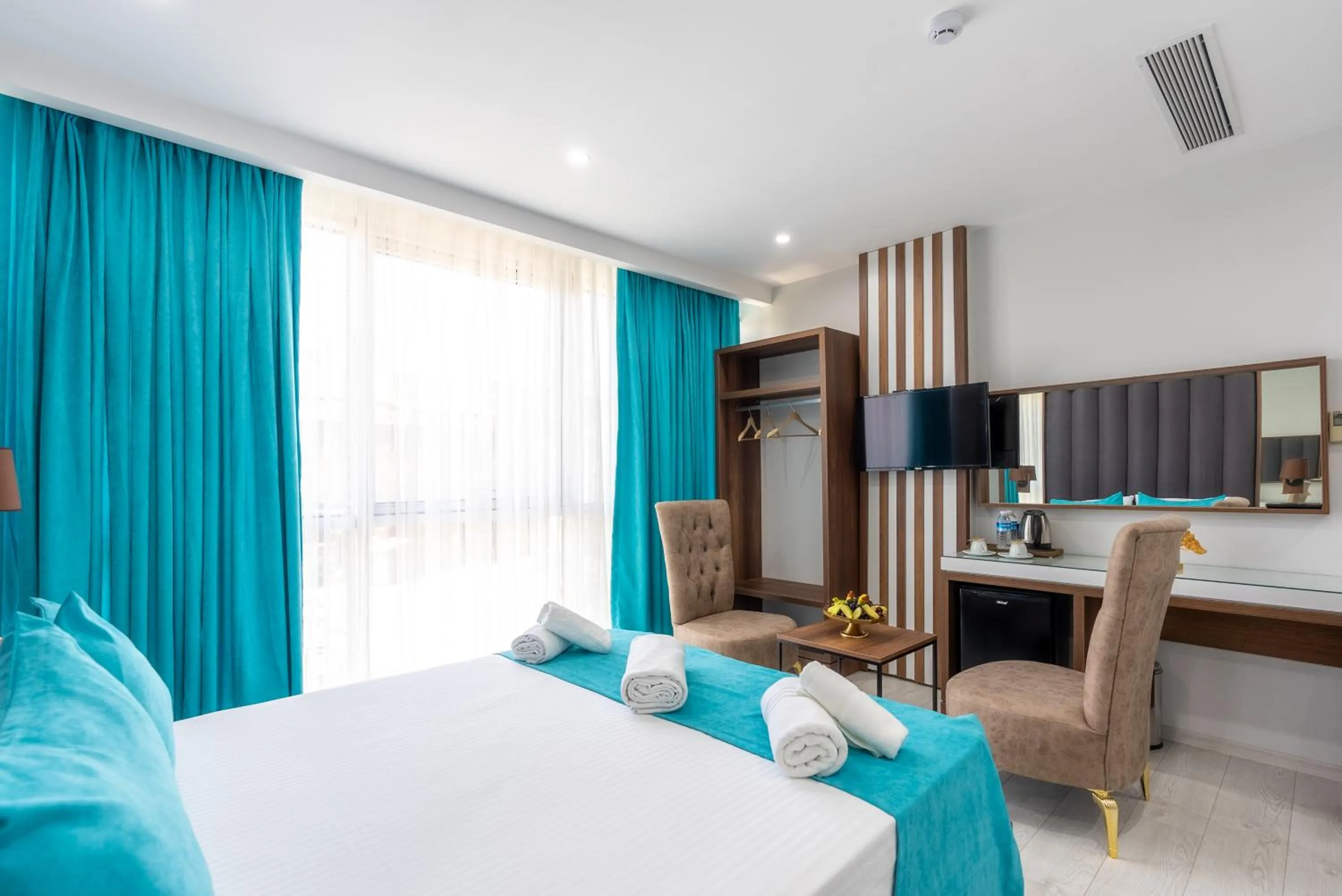 Bed in WP White Palace Hotel