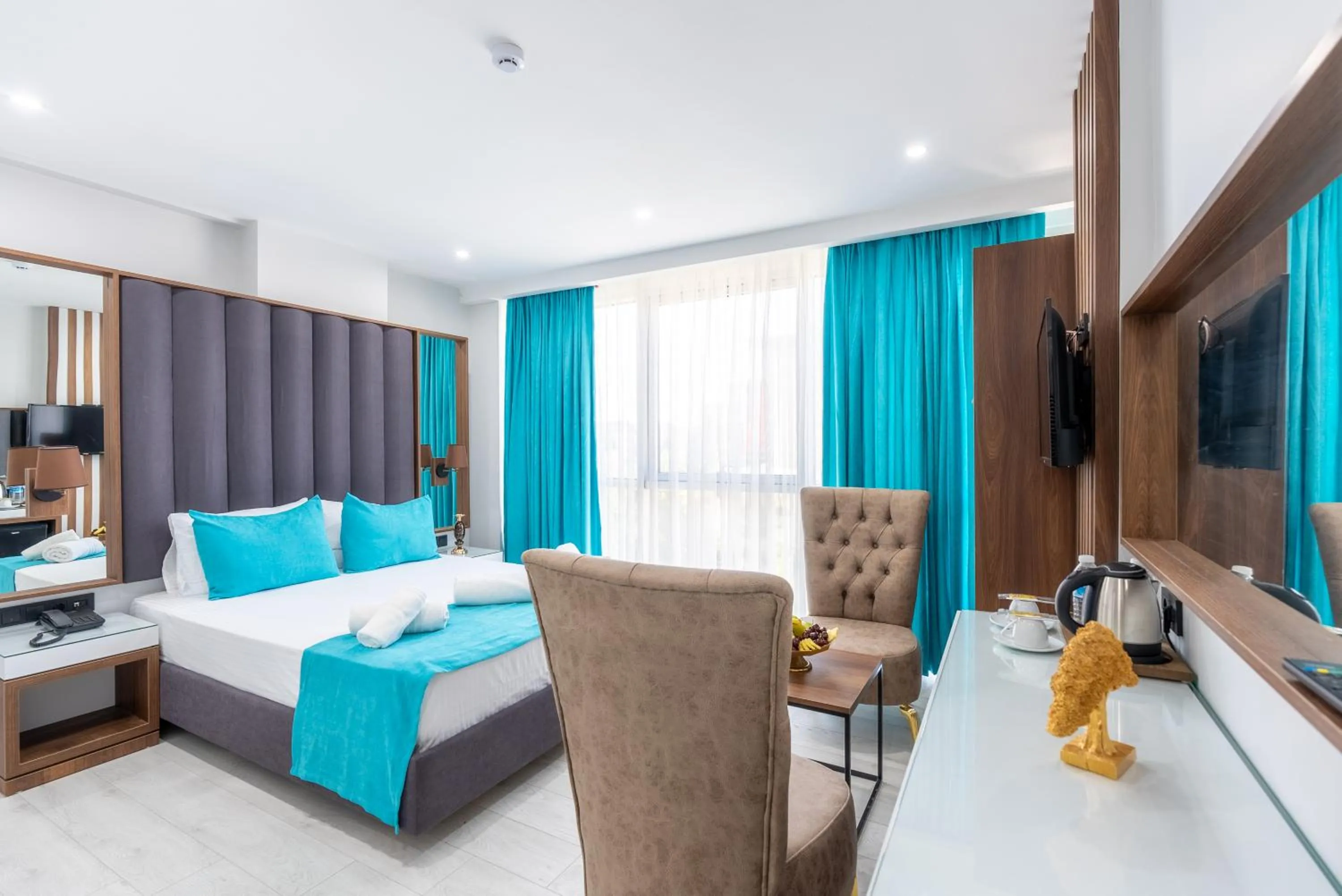 Bed in WP White Palace Hotel