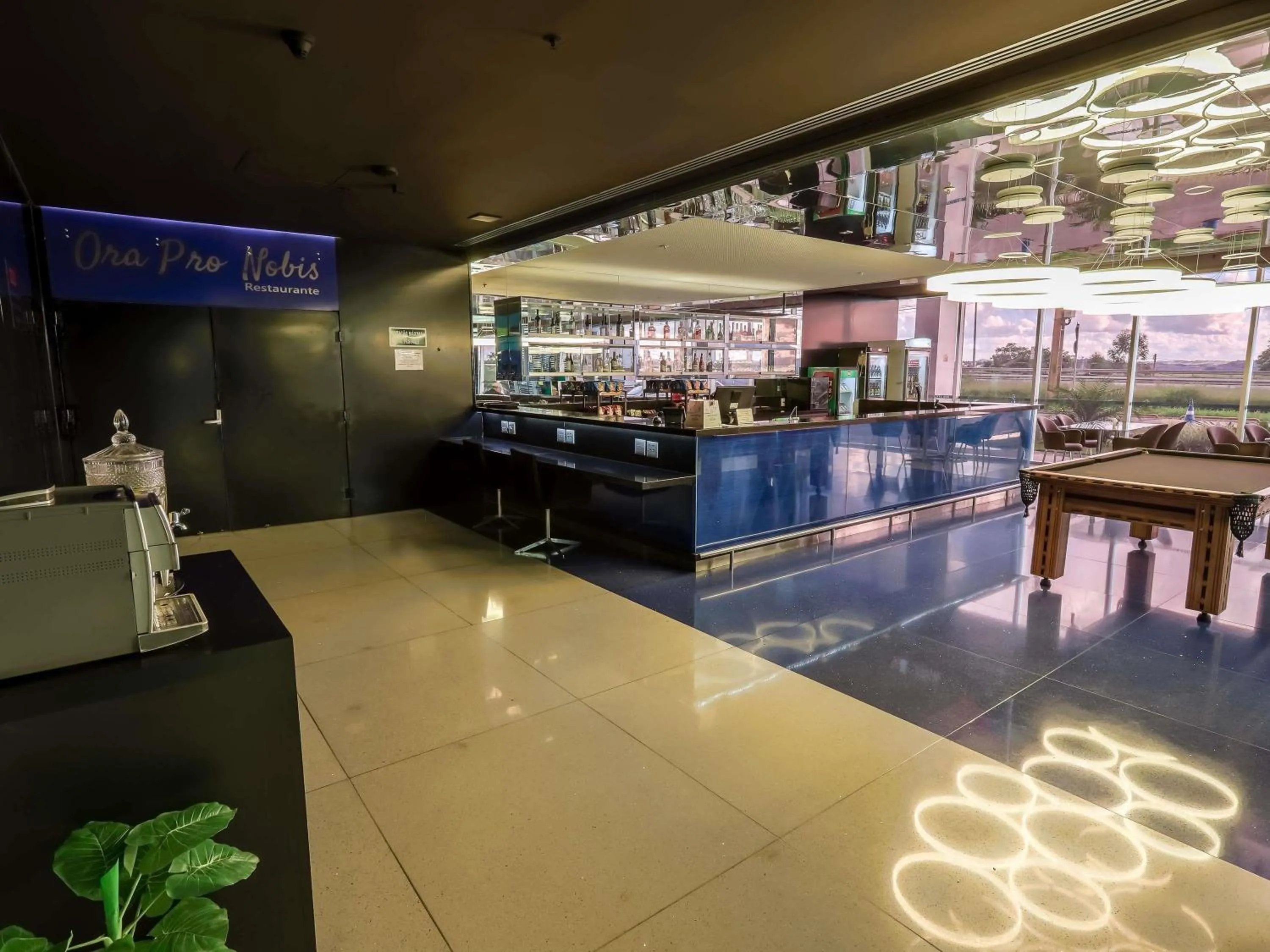 Lounge or bar in ibis Styles Confins Aeroporto