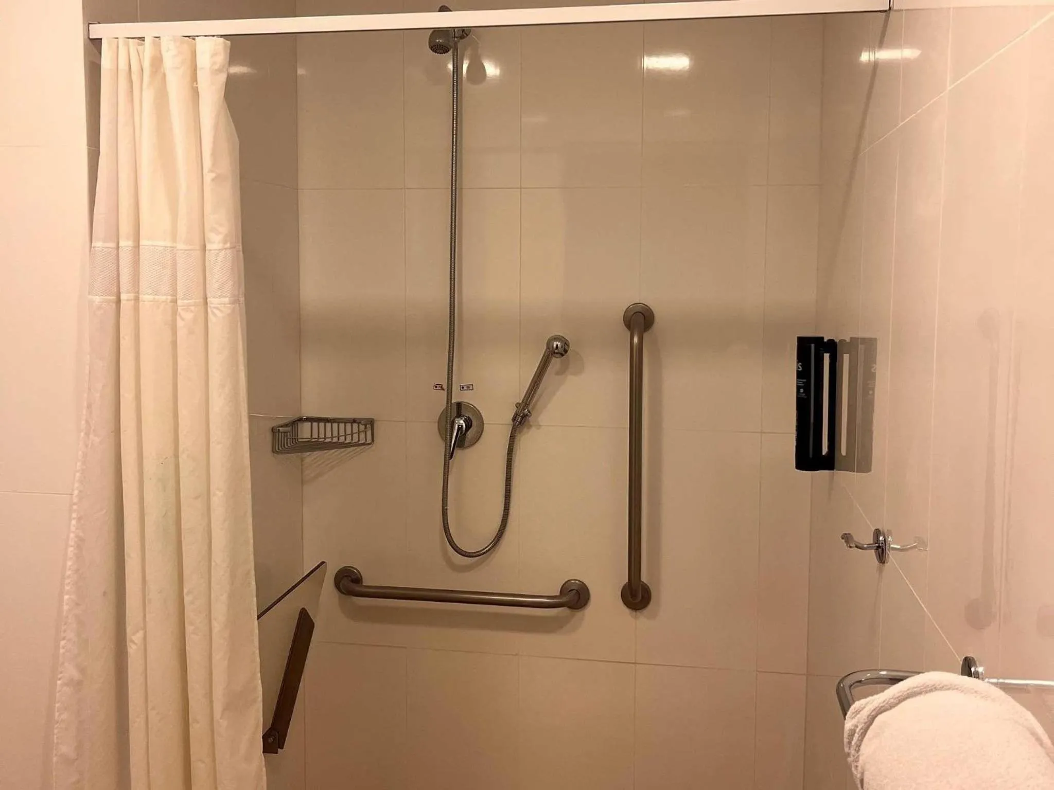 Bedroom in ibis Styles Confins Aeroporto