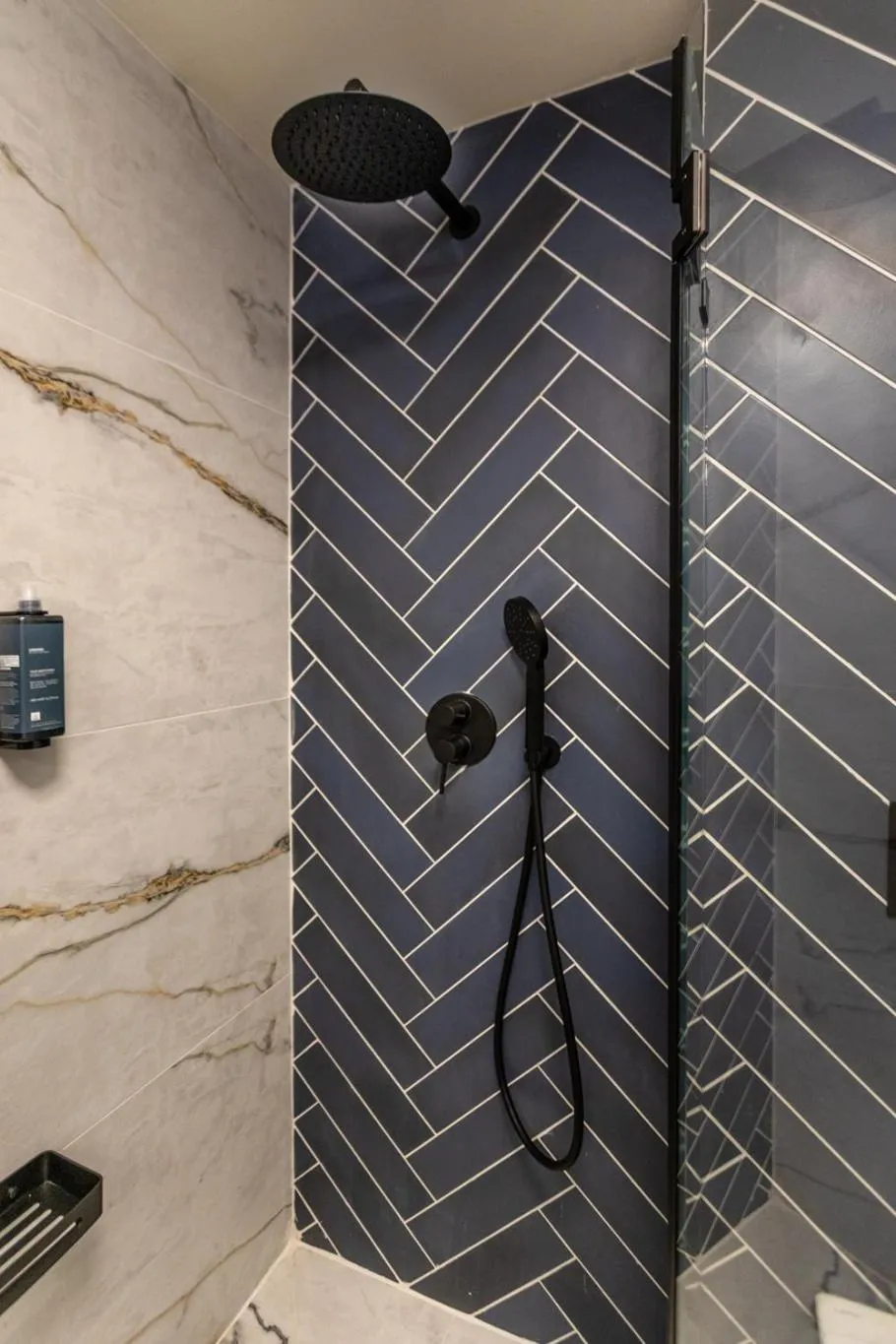 Bathroom in De Sheinkin