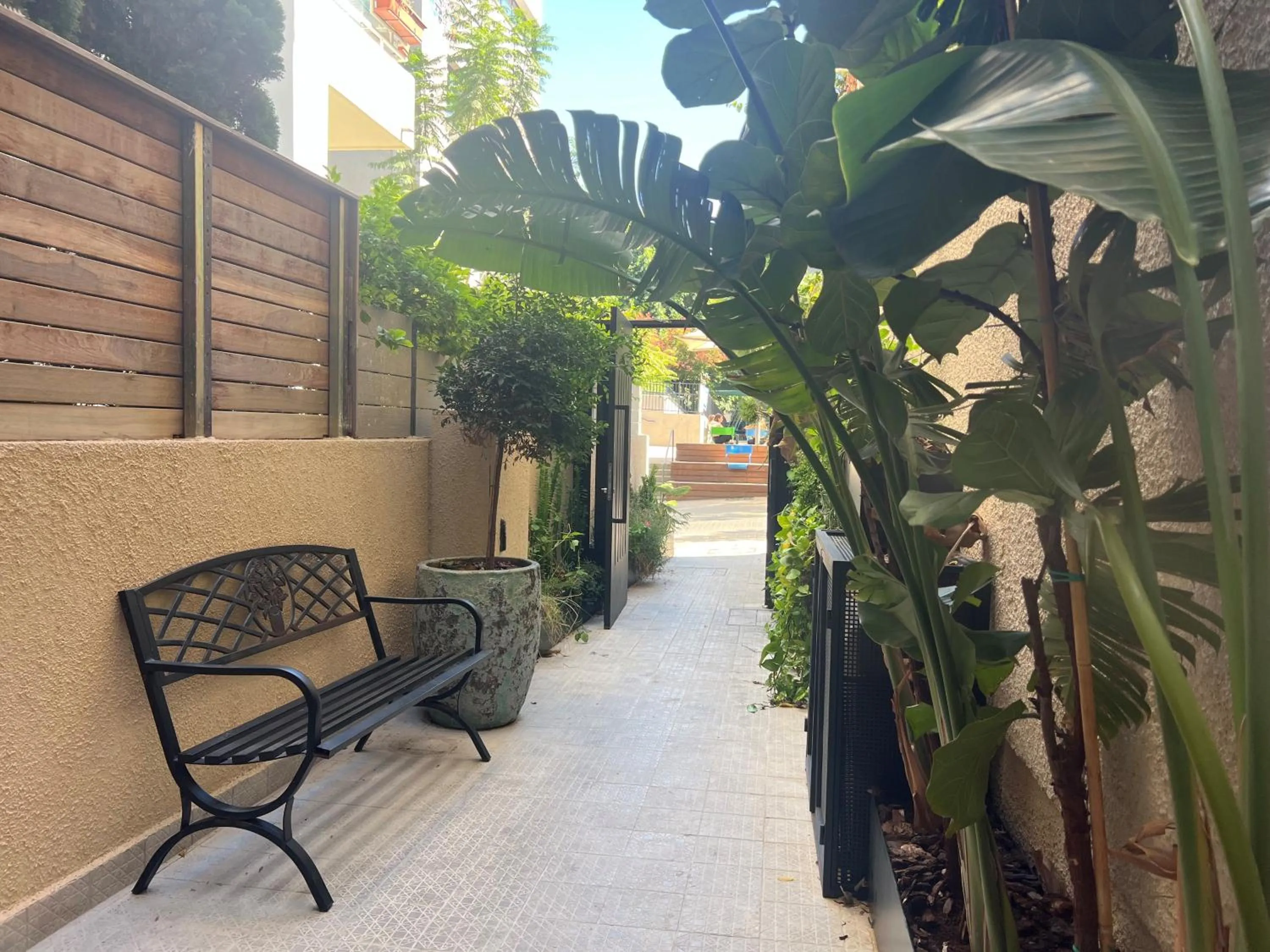 Facade/entrance in De Sheinkin