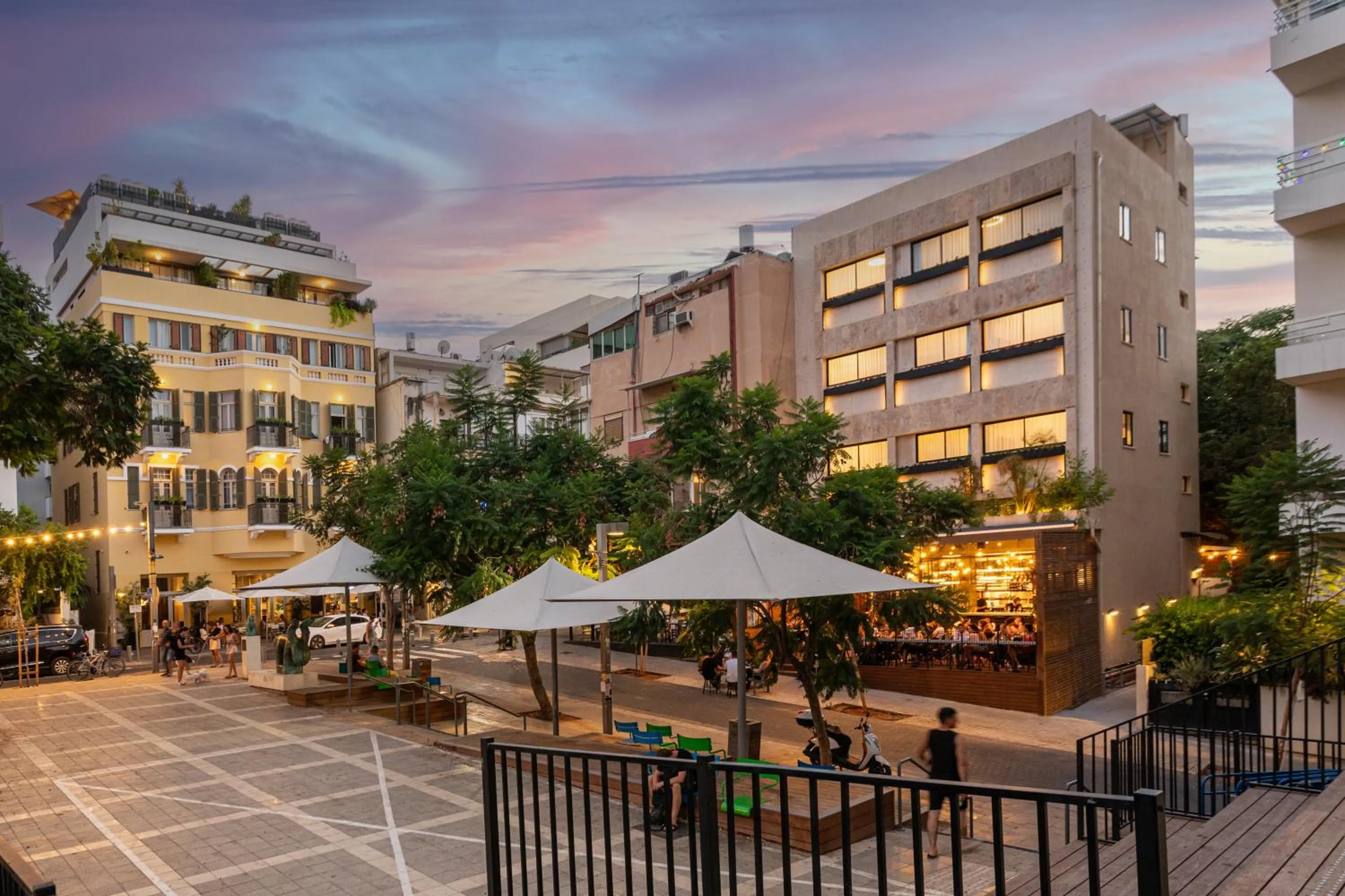 Property building in De Sheinkin