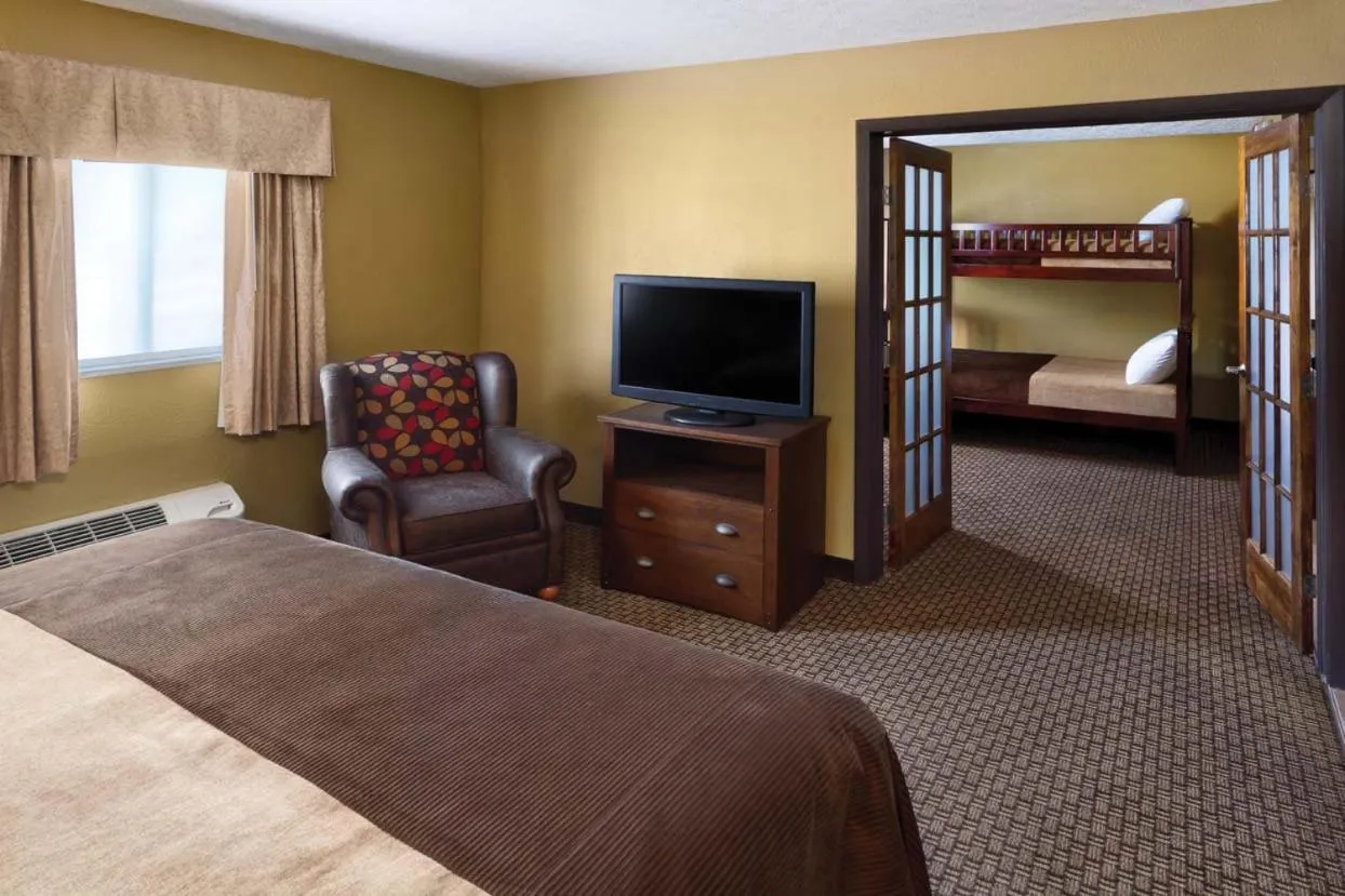 TV/Entertainment Center in Burr Oak Lodge and Conference Center