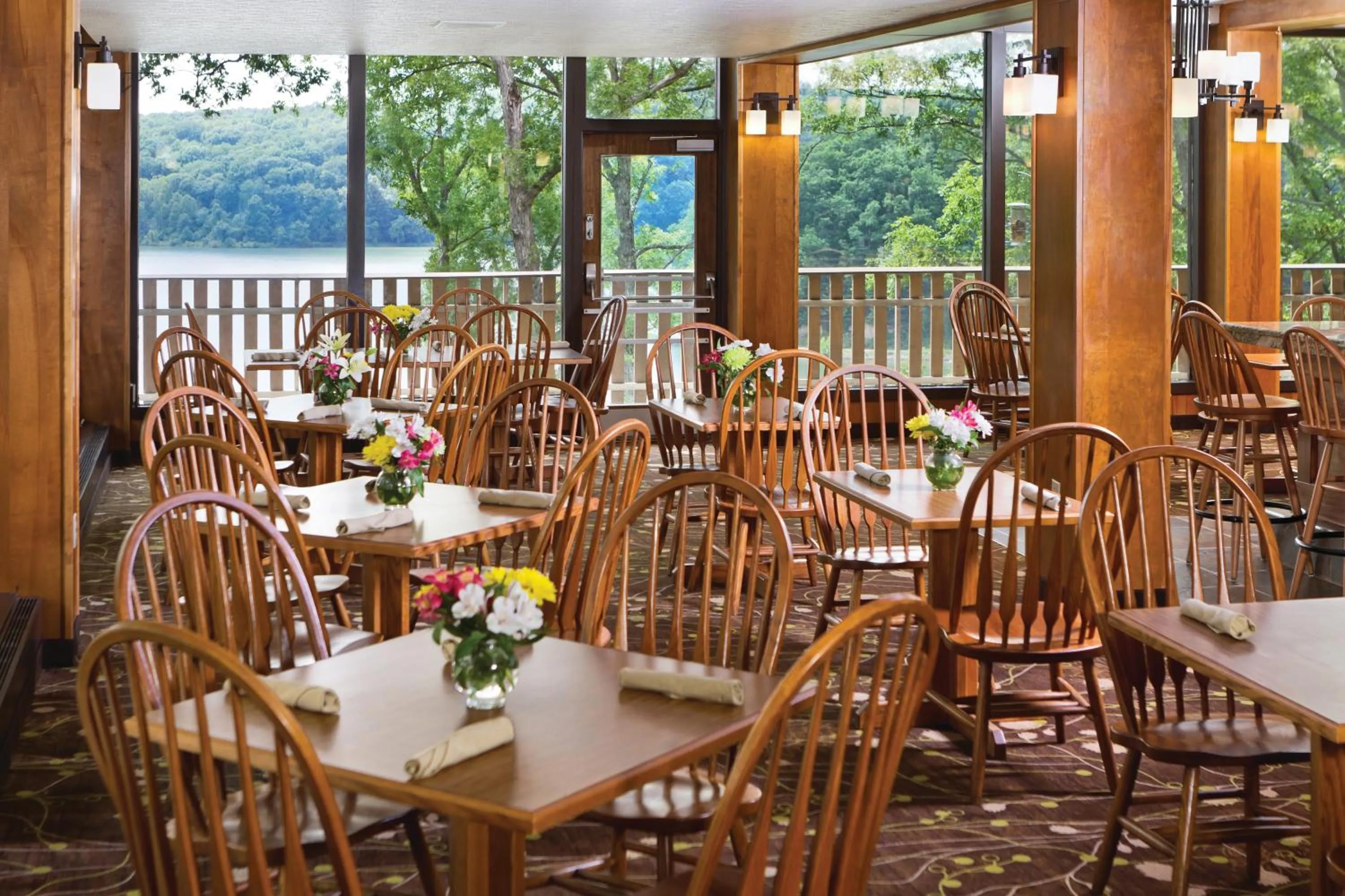 Restaurant/Places to Eat in Burr Oak Lodge and Conference Center